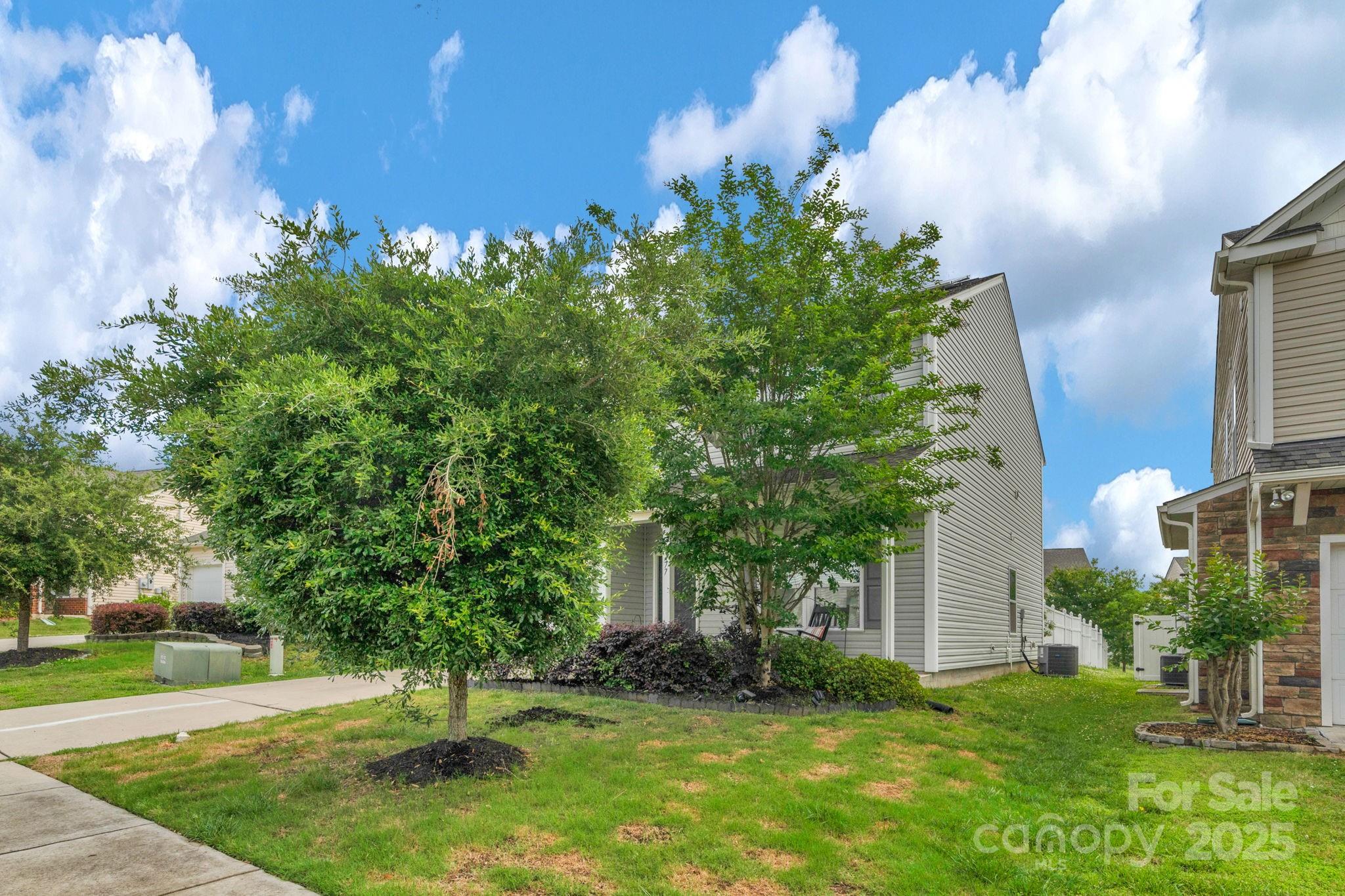 Newport Lakes - Residential