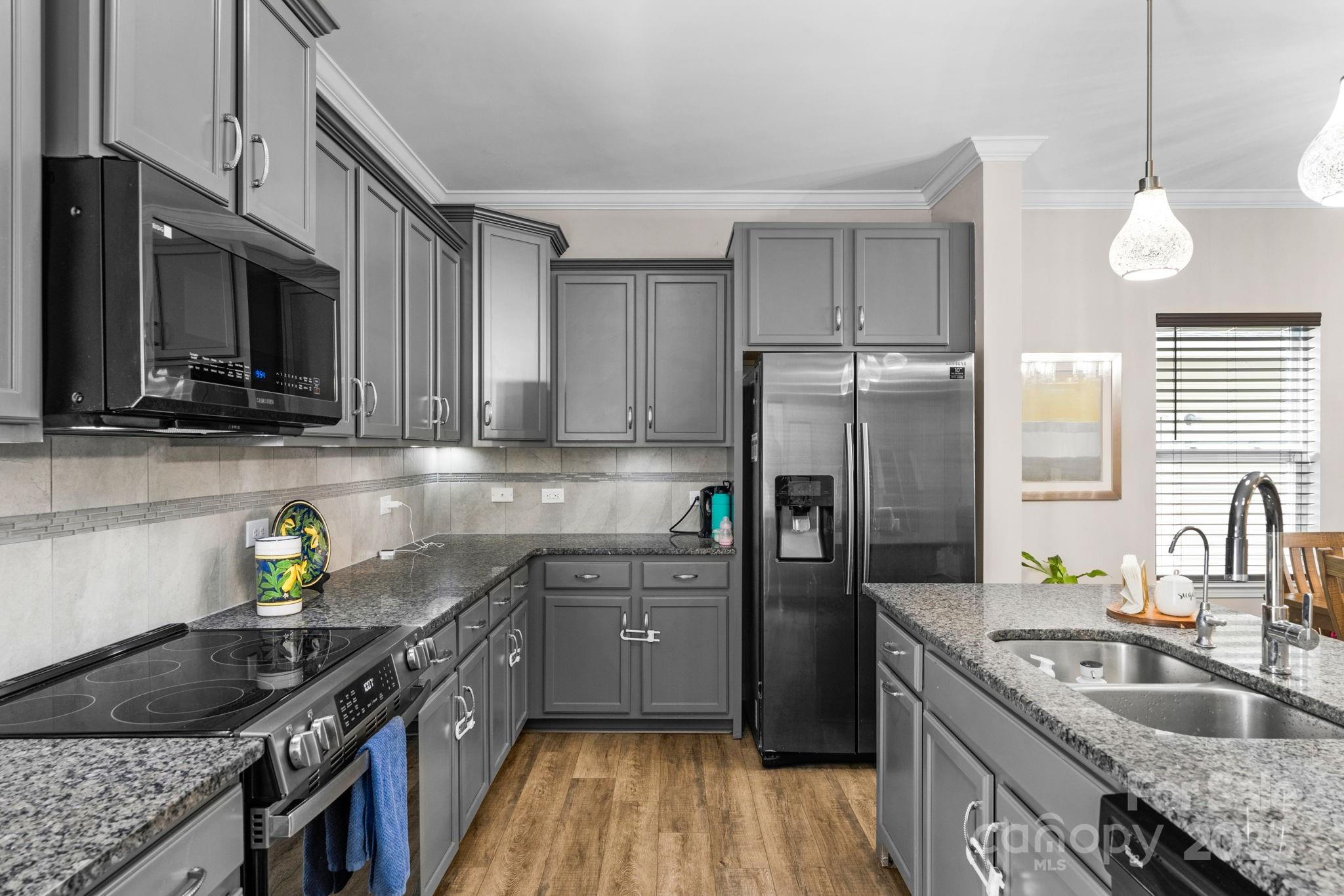 Newport Lakes - Residential