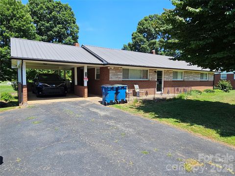 Photo of 4114 Kendell Place, Hudson, NC 28638 (MLS # 4385438)