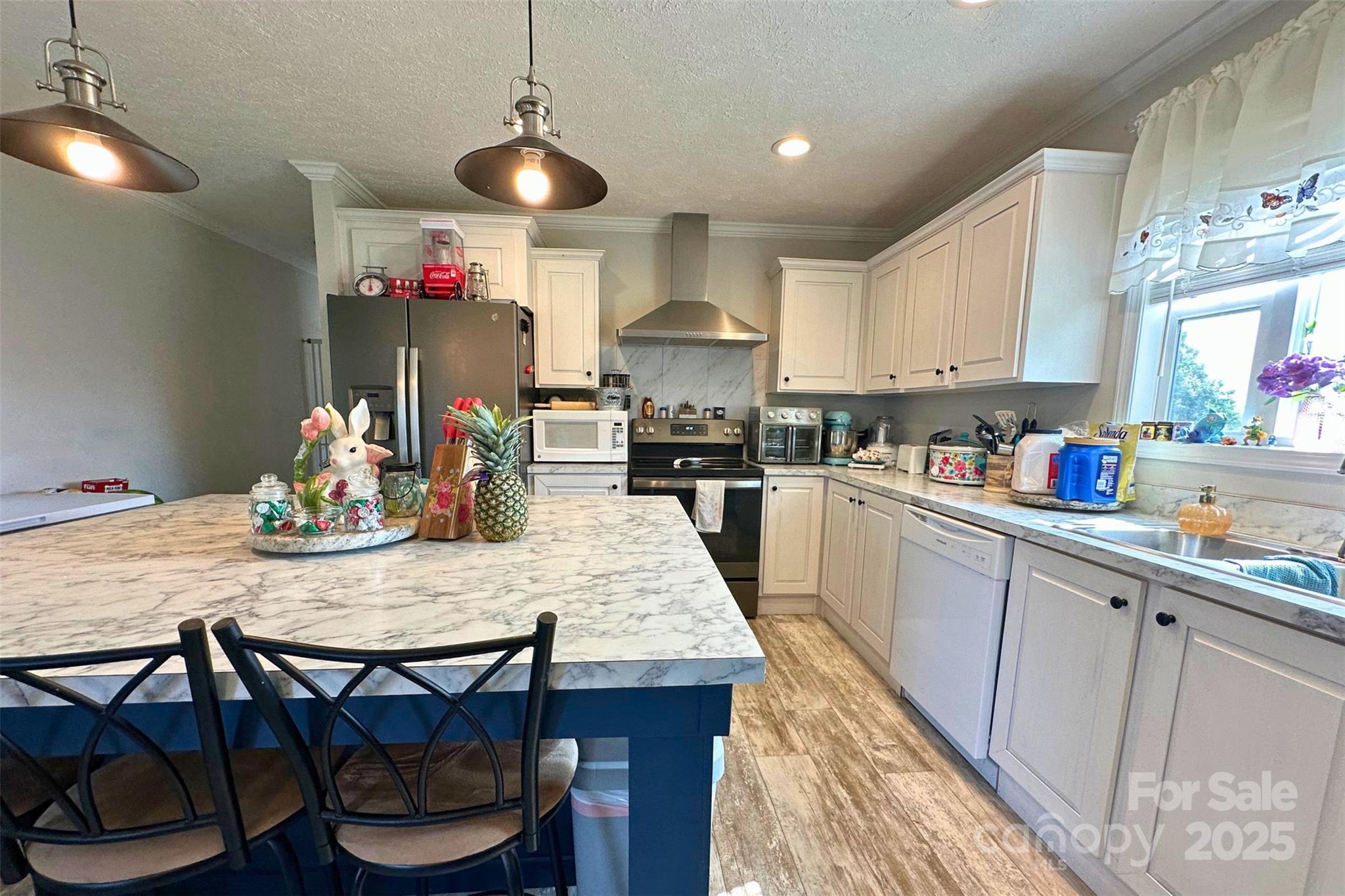 2449 Leonhardt Road