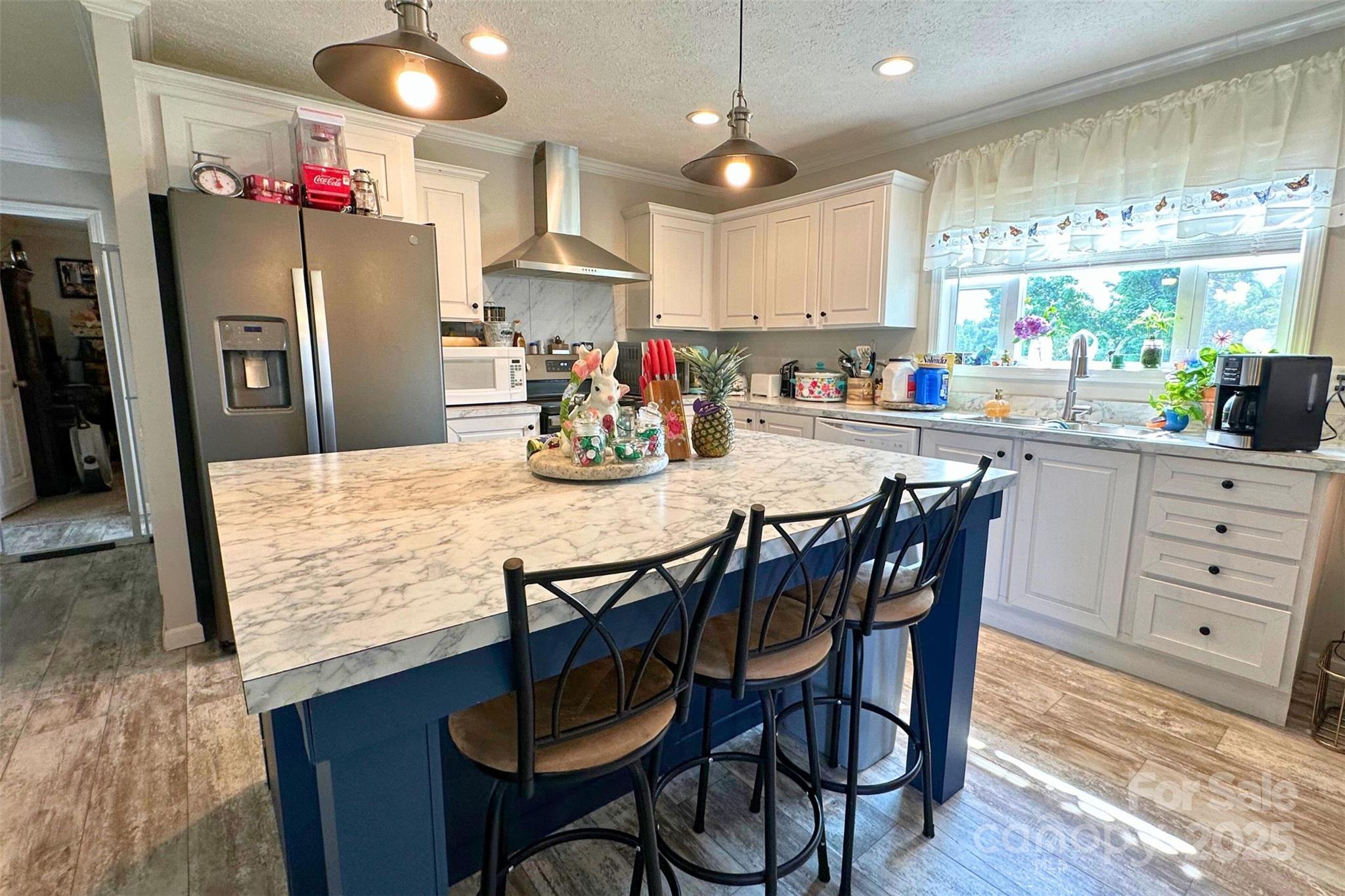 2449 Leonhardt Road