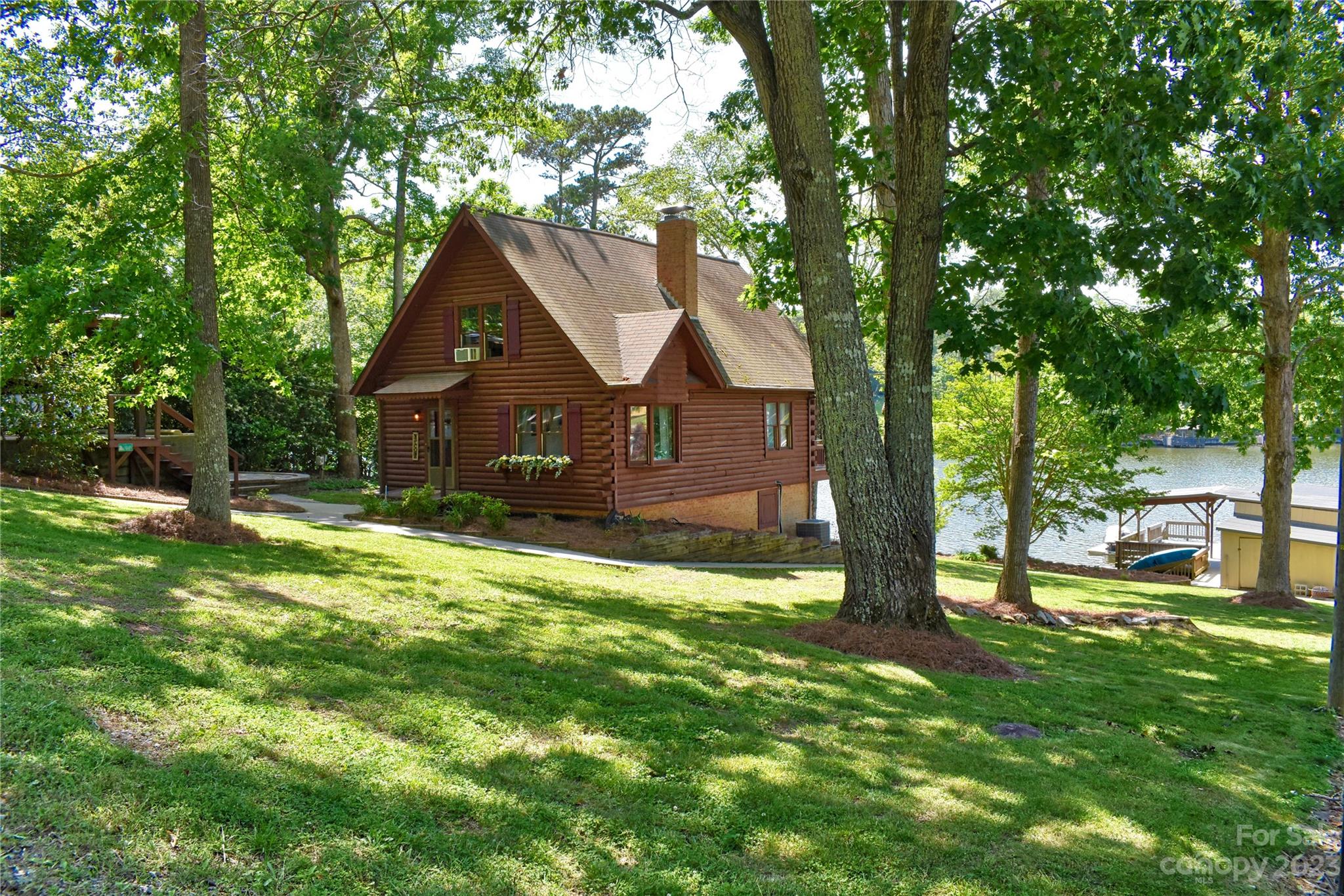 Badin Lake - Residential