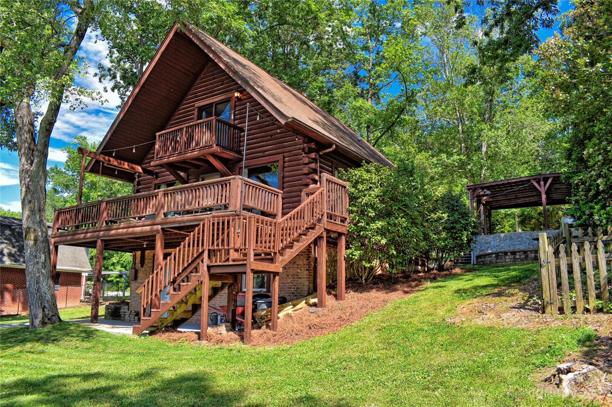 Badin Lake - Residential