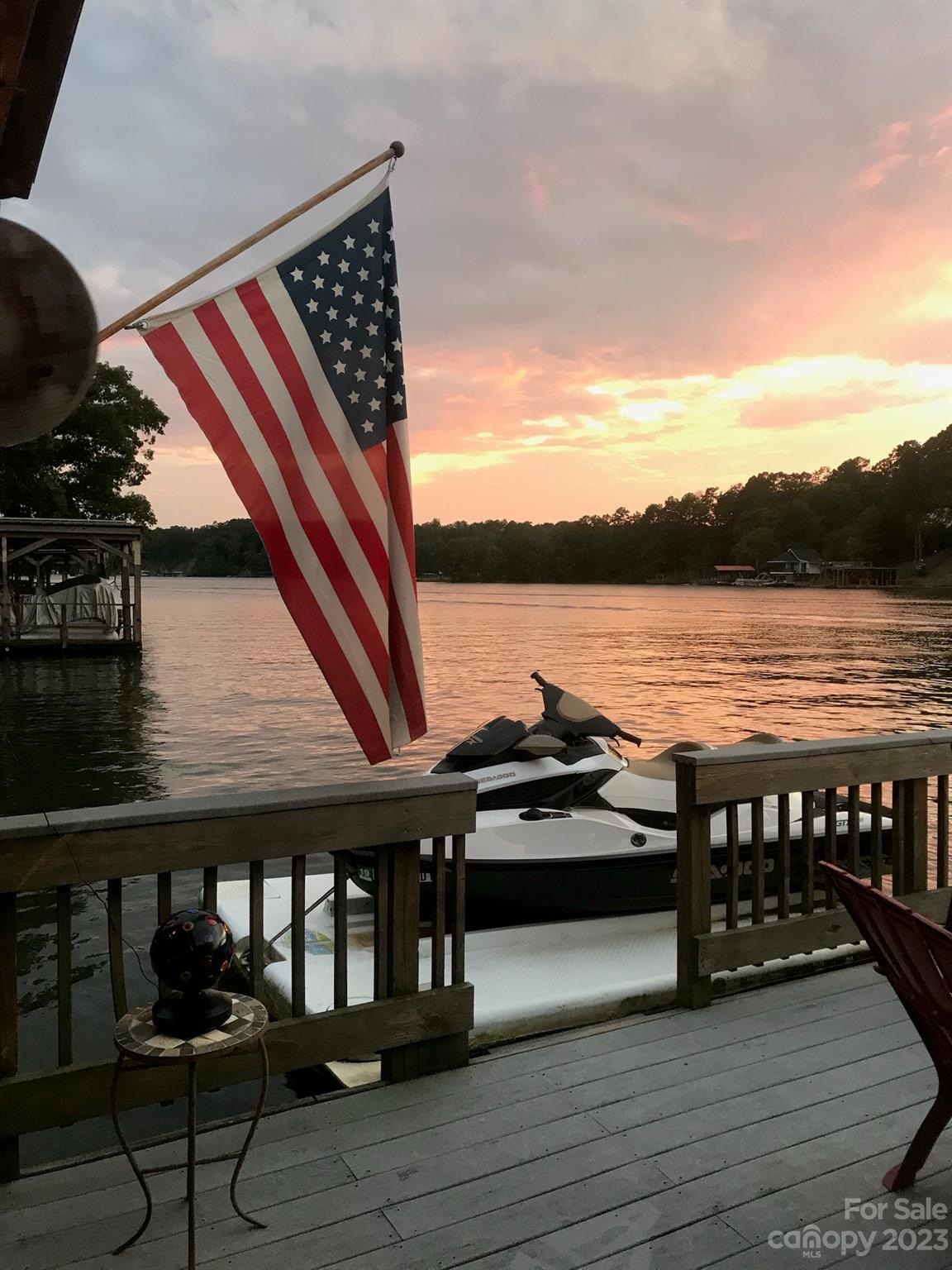 Badin Lake - Residential