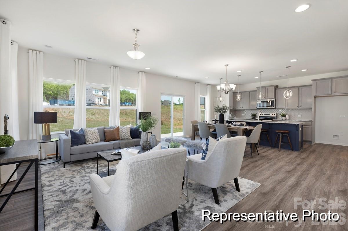 142 Deercroft Lane 169p