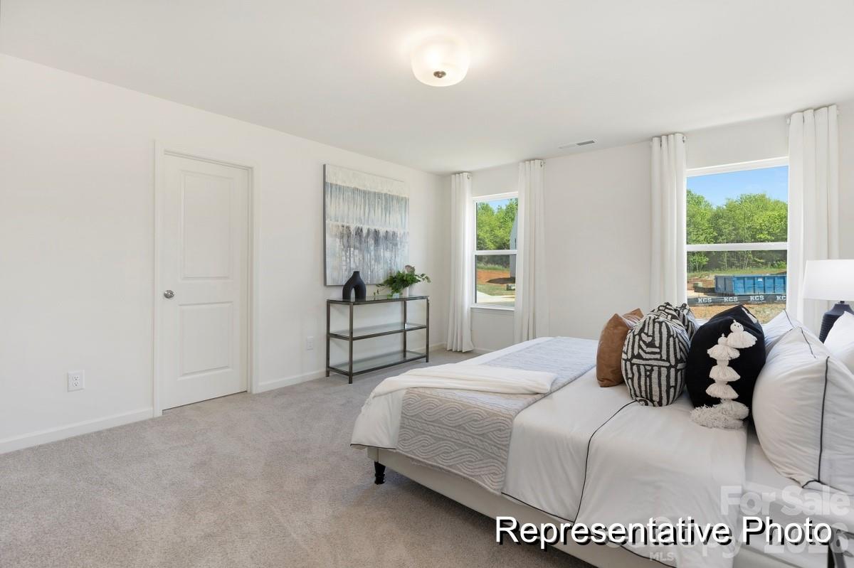 142 Deercroft Lane 169p