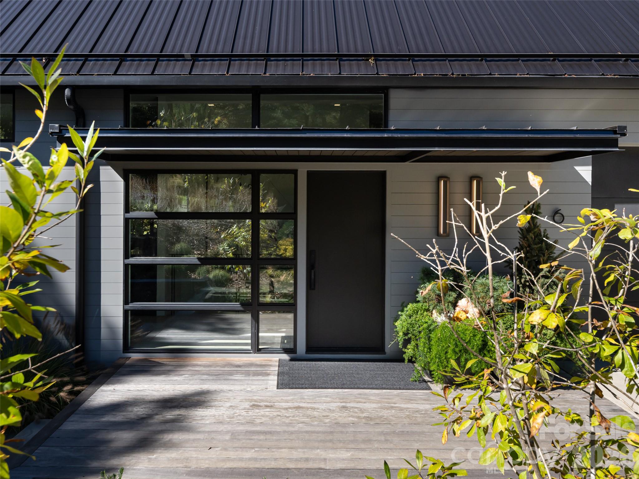 6 Waterside Drive