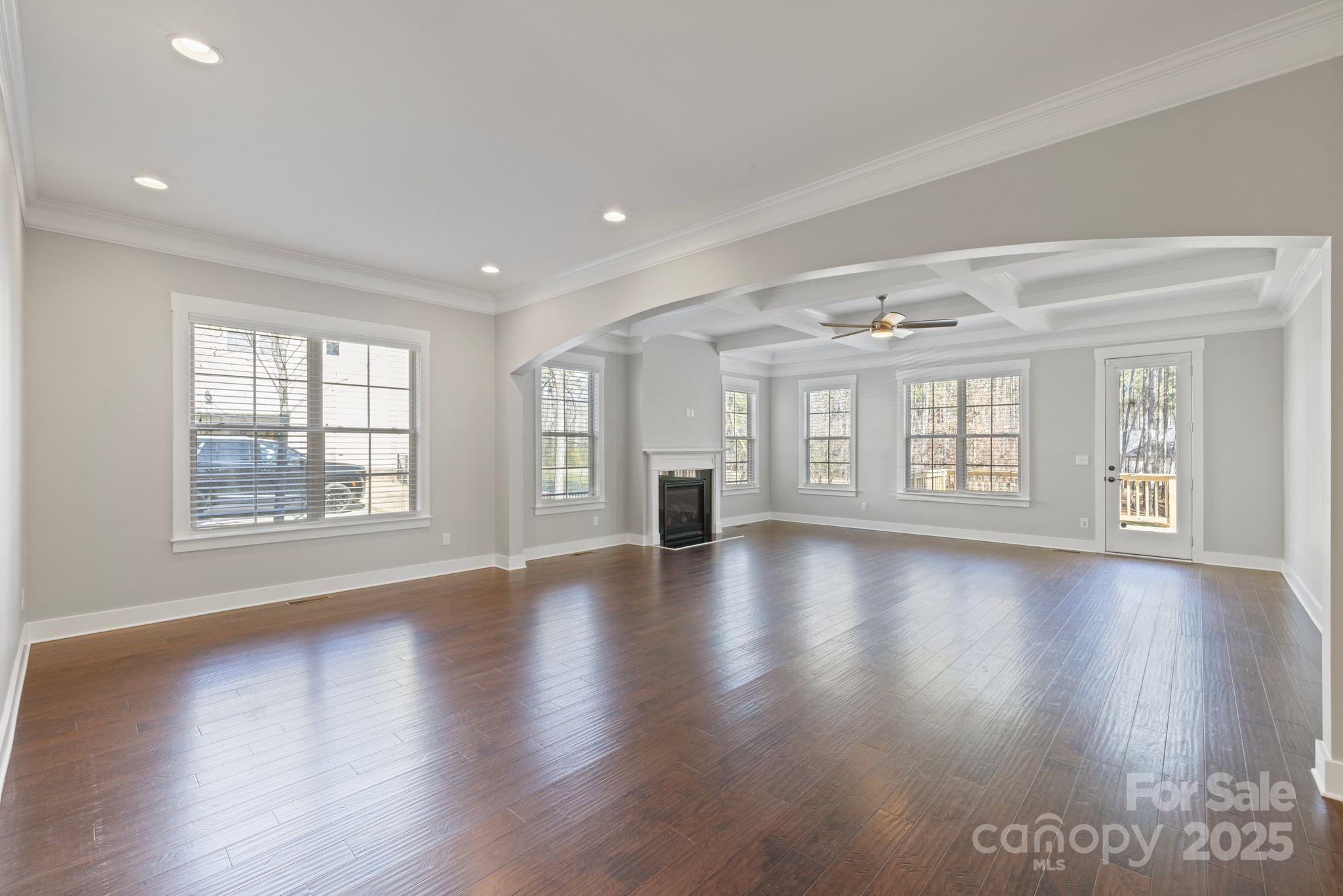 704 Kenway Loop