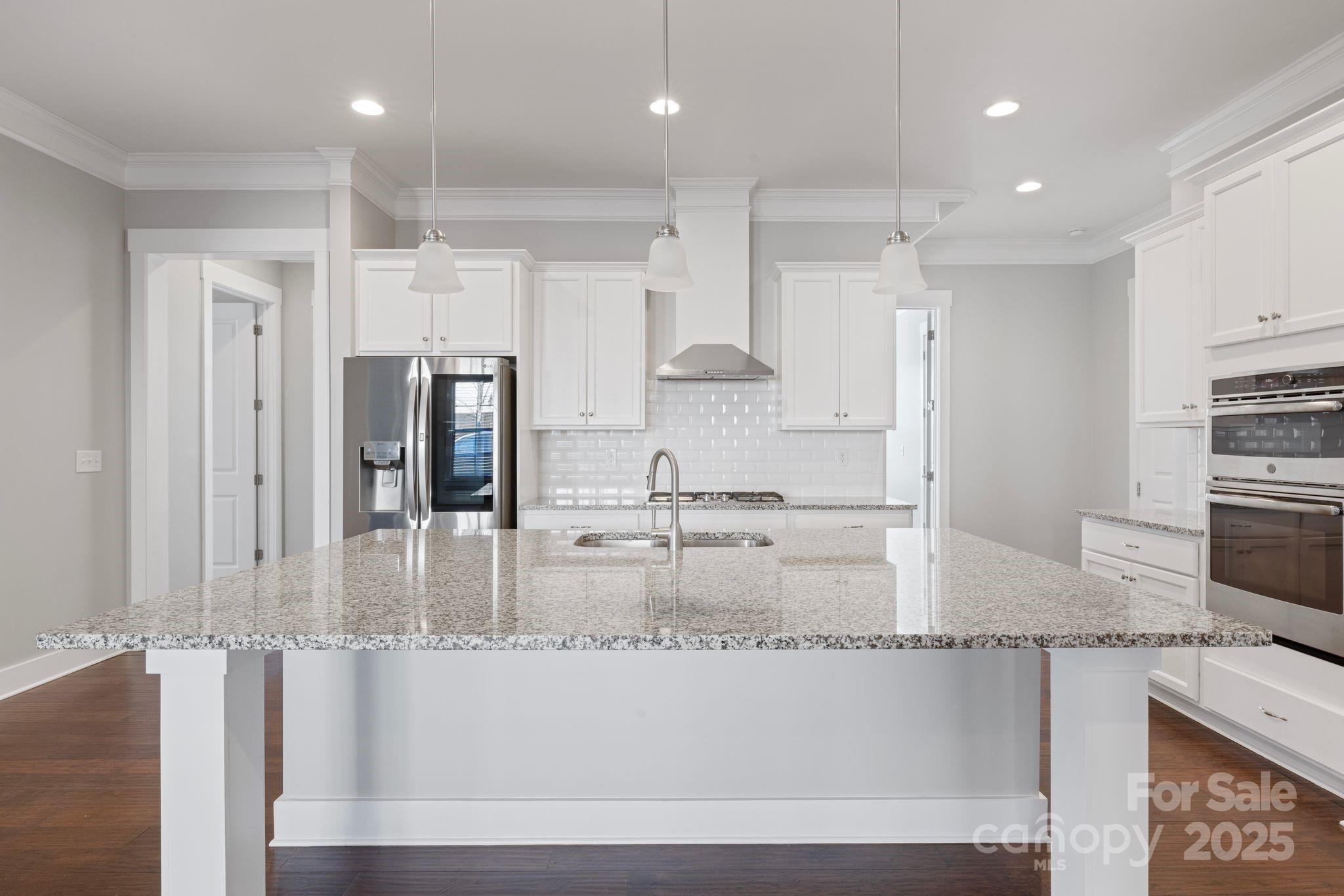 704 Kenway Loop