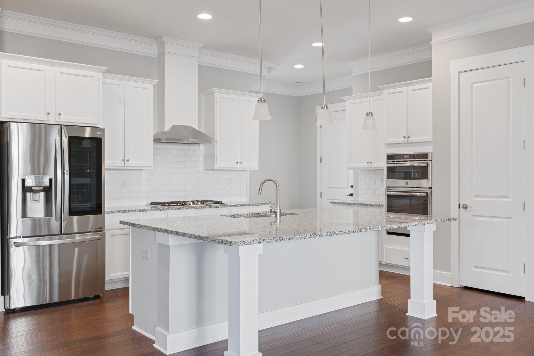 704 Kenway Loop