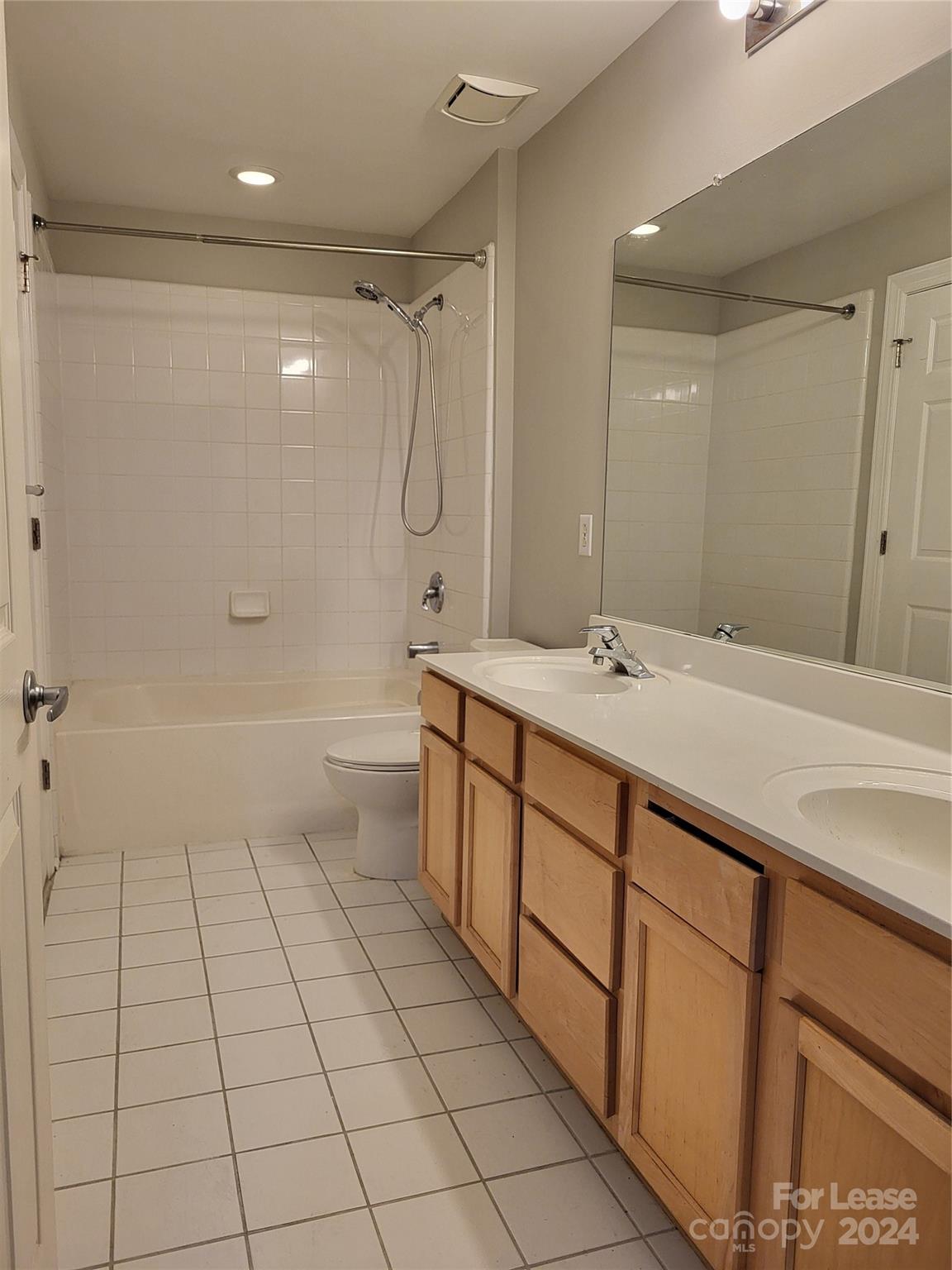 Gateway Plaza - Residential Lease