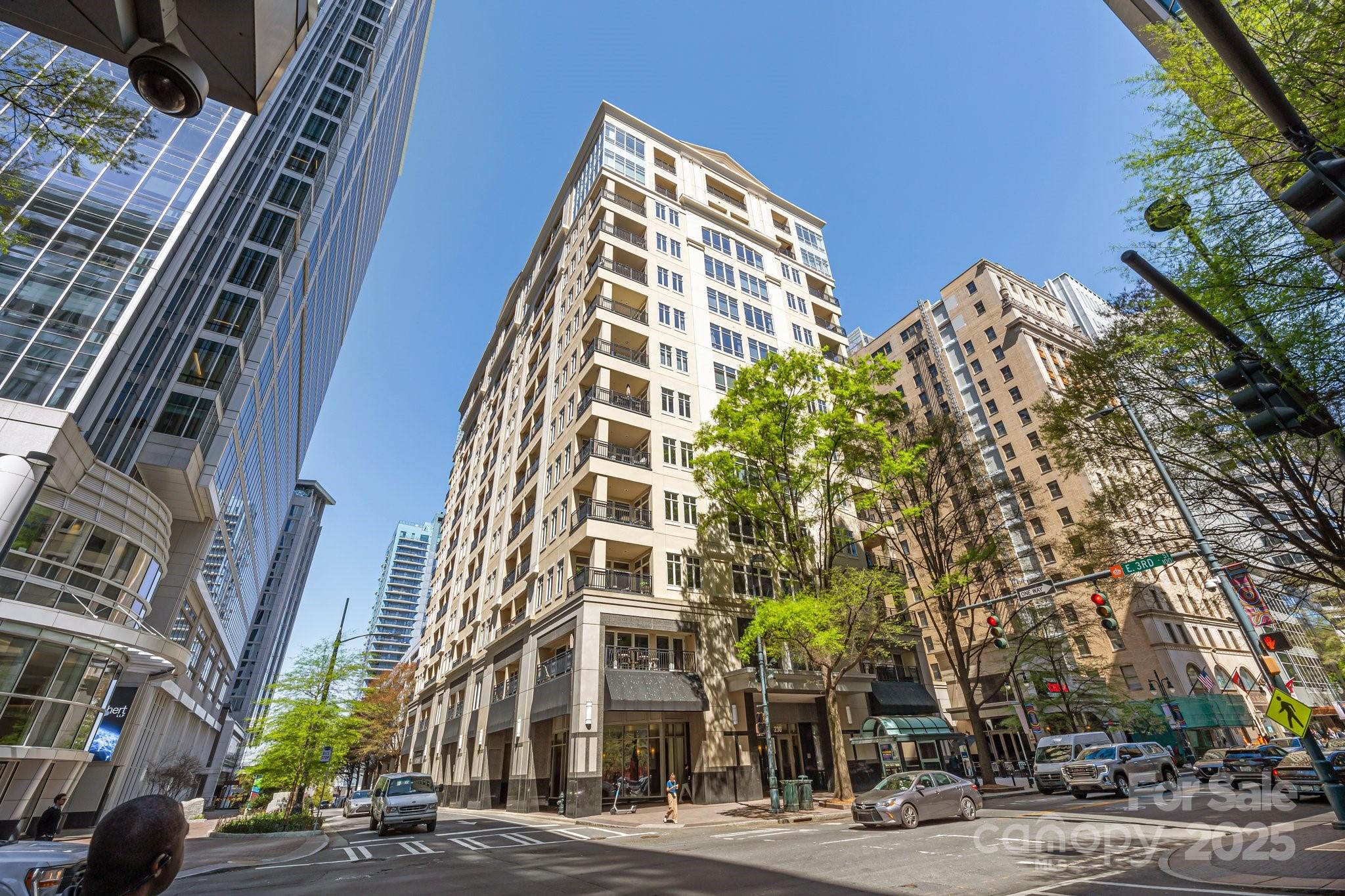 230 S Tryon Street 610