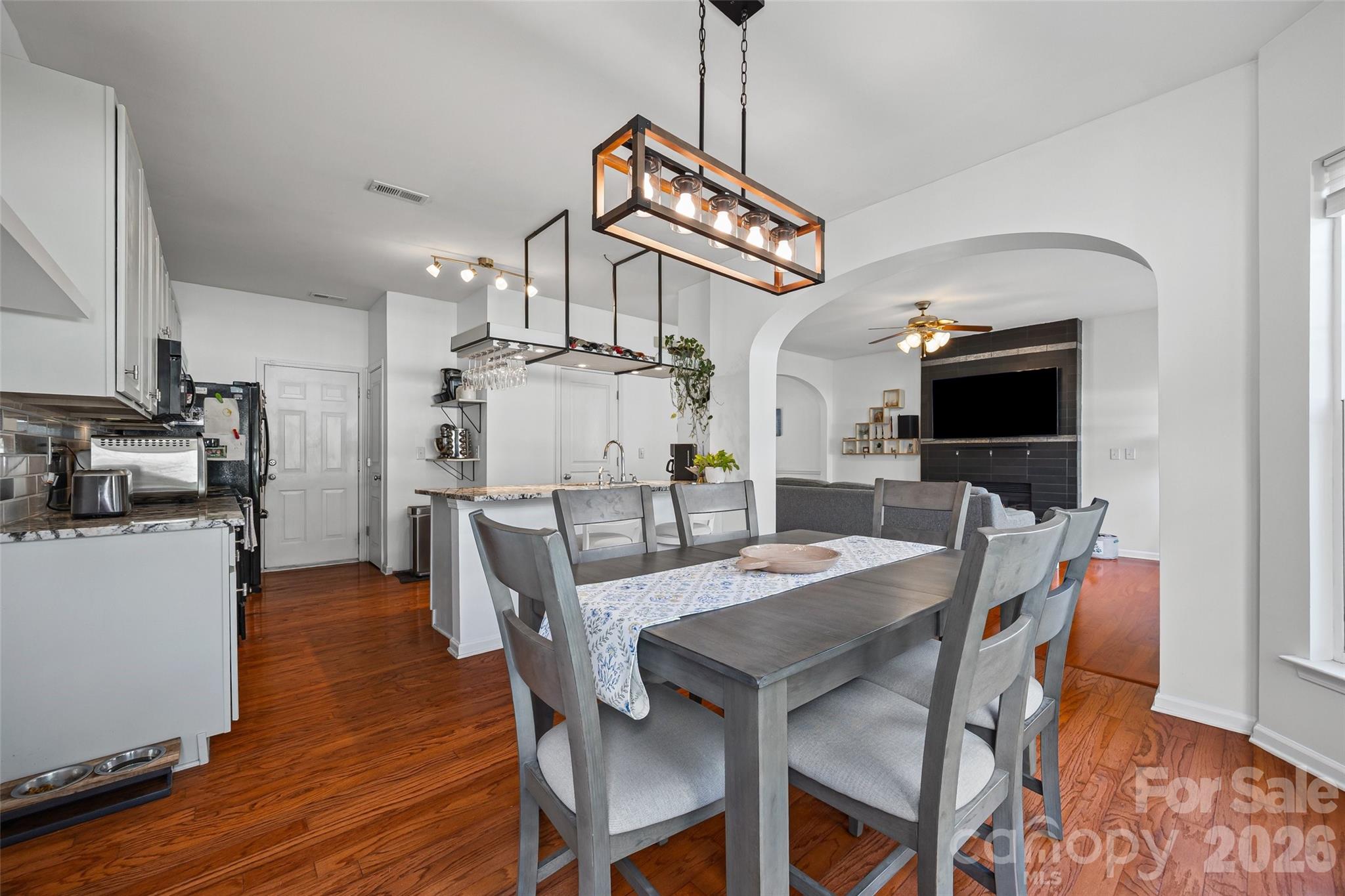 1805 Crabapple Tree Lane