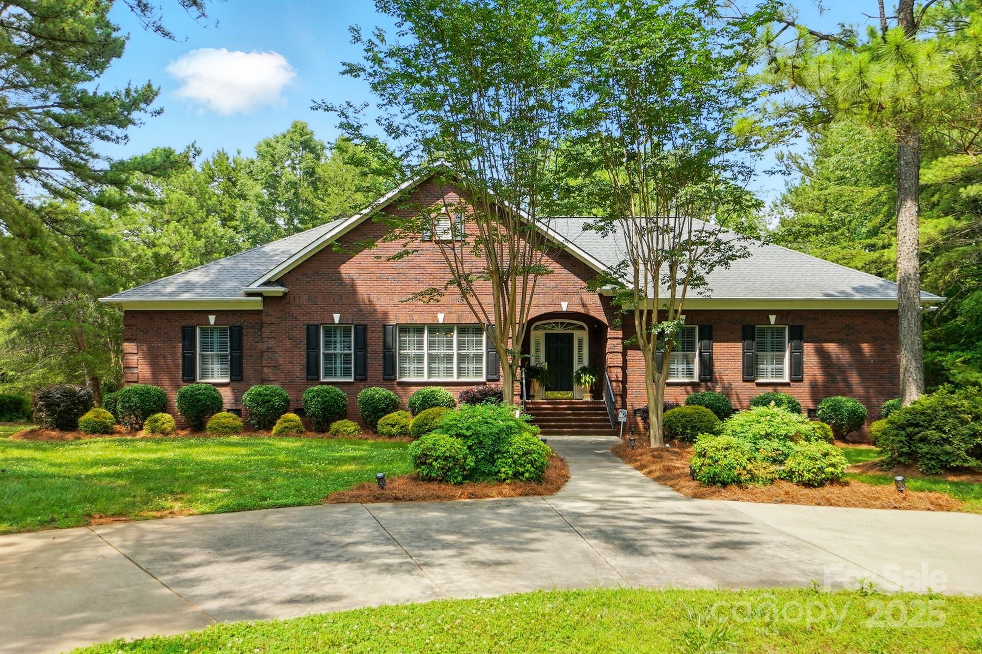 102 Rosewood Lane