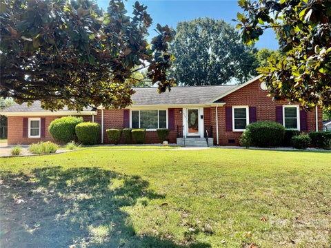 Photo of 3132 Dawnshire Avenue, Charlotte, NC 28216 (MLS # 4421560)