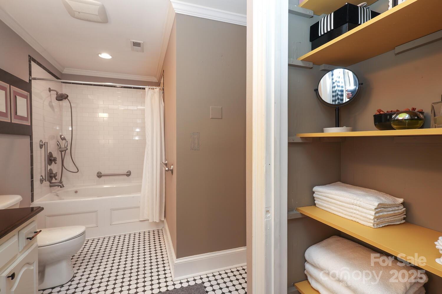 Regent Park - Residential