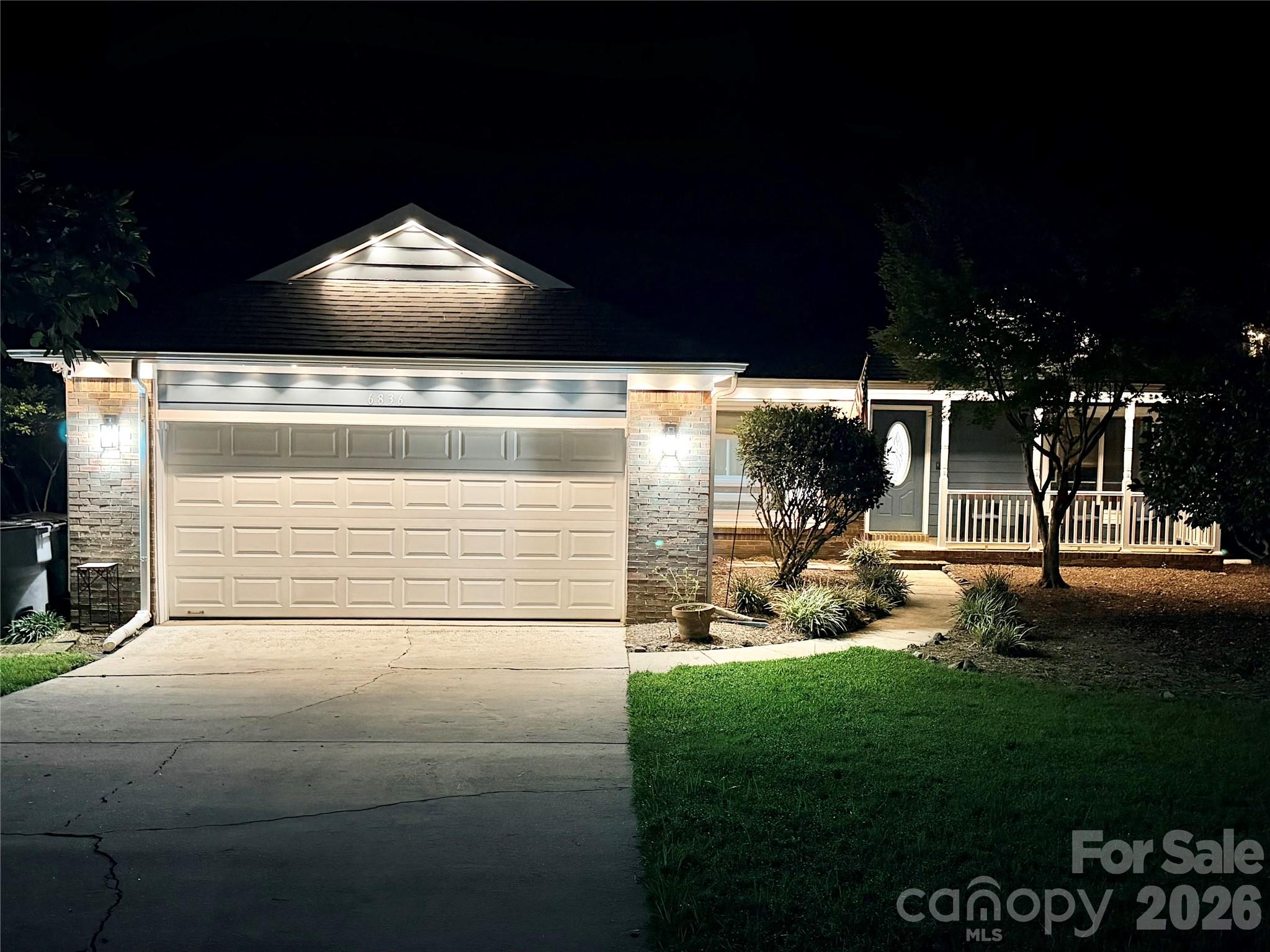 6836 Pin Oak Court