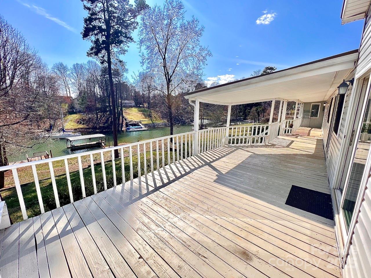 160 Hazelton Loop