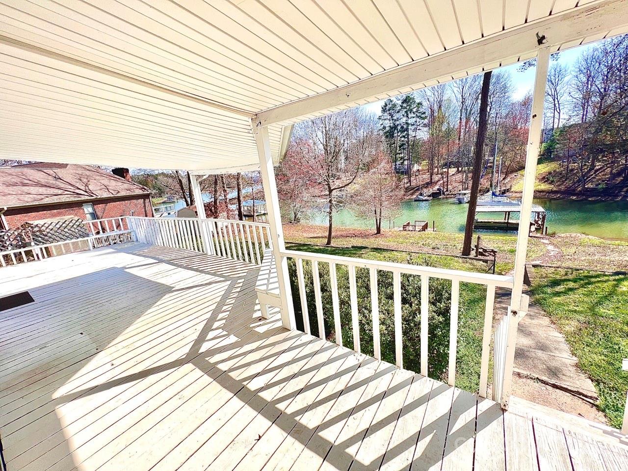 160 Hazelton Loop