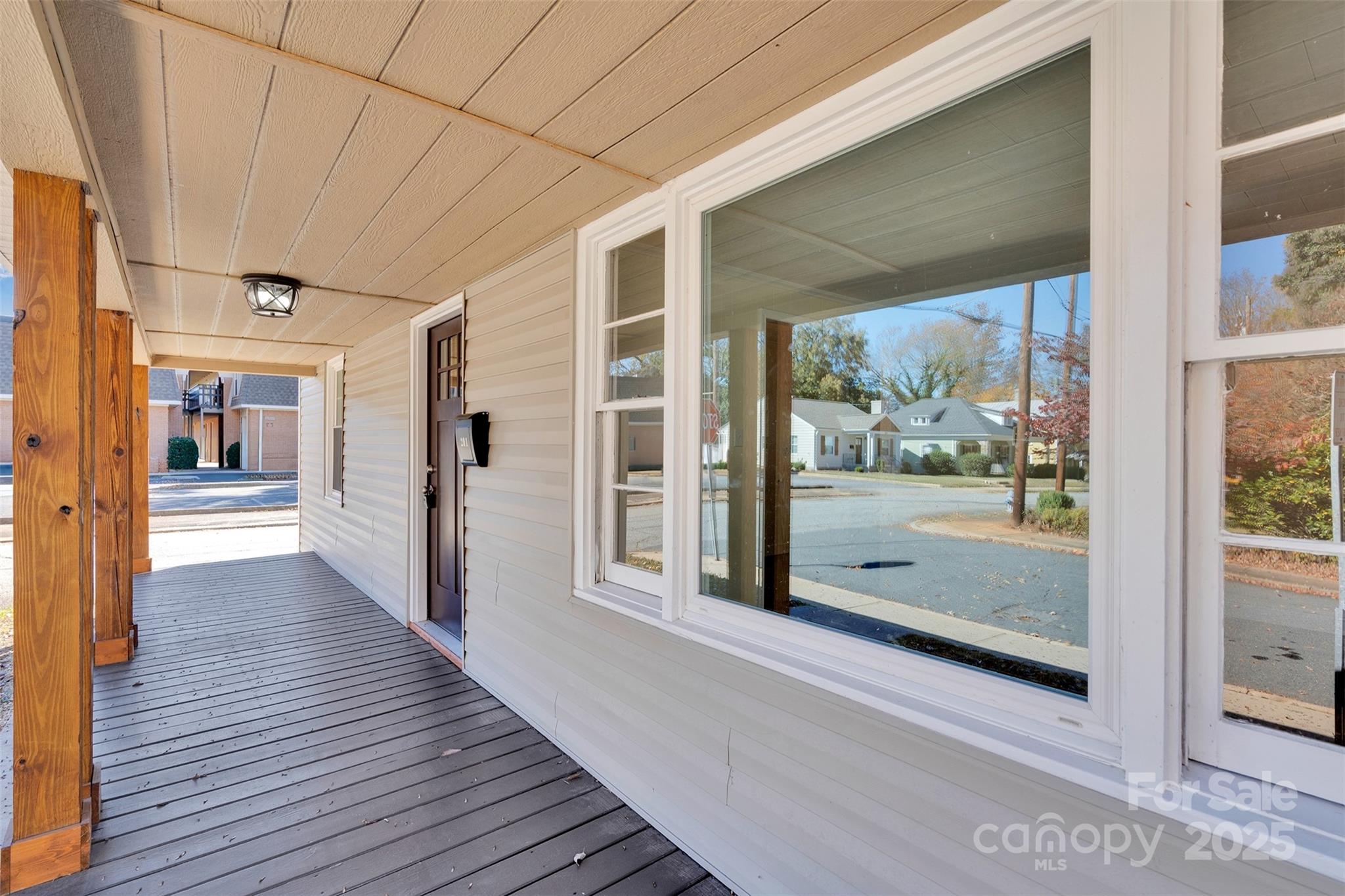 201 W Mccubbins Street