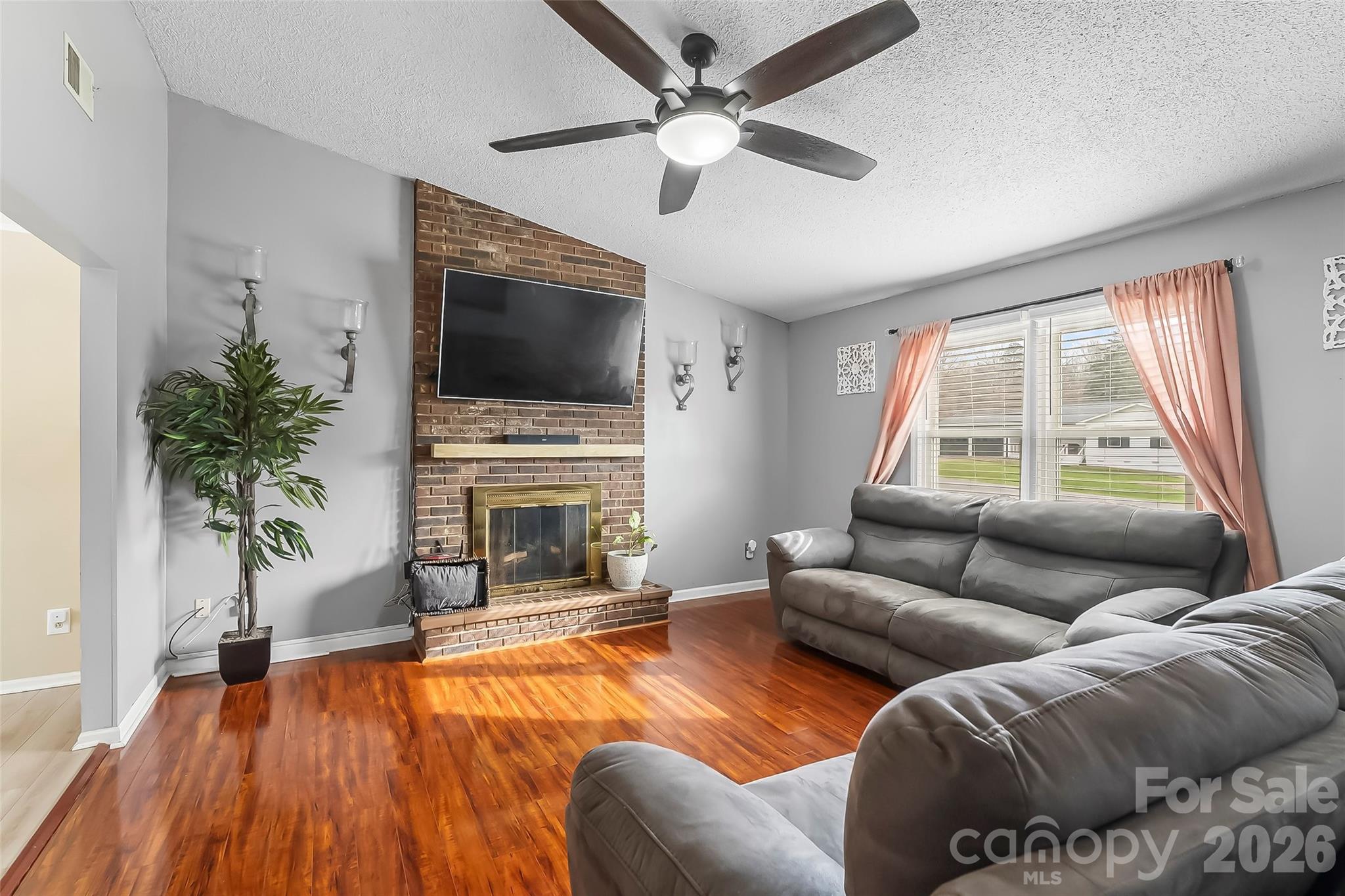 1757 Castlewood Court