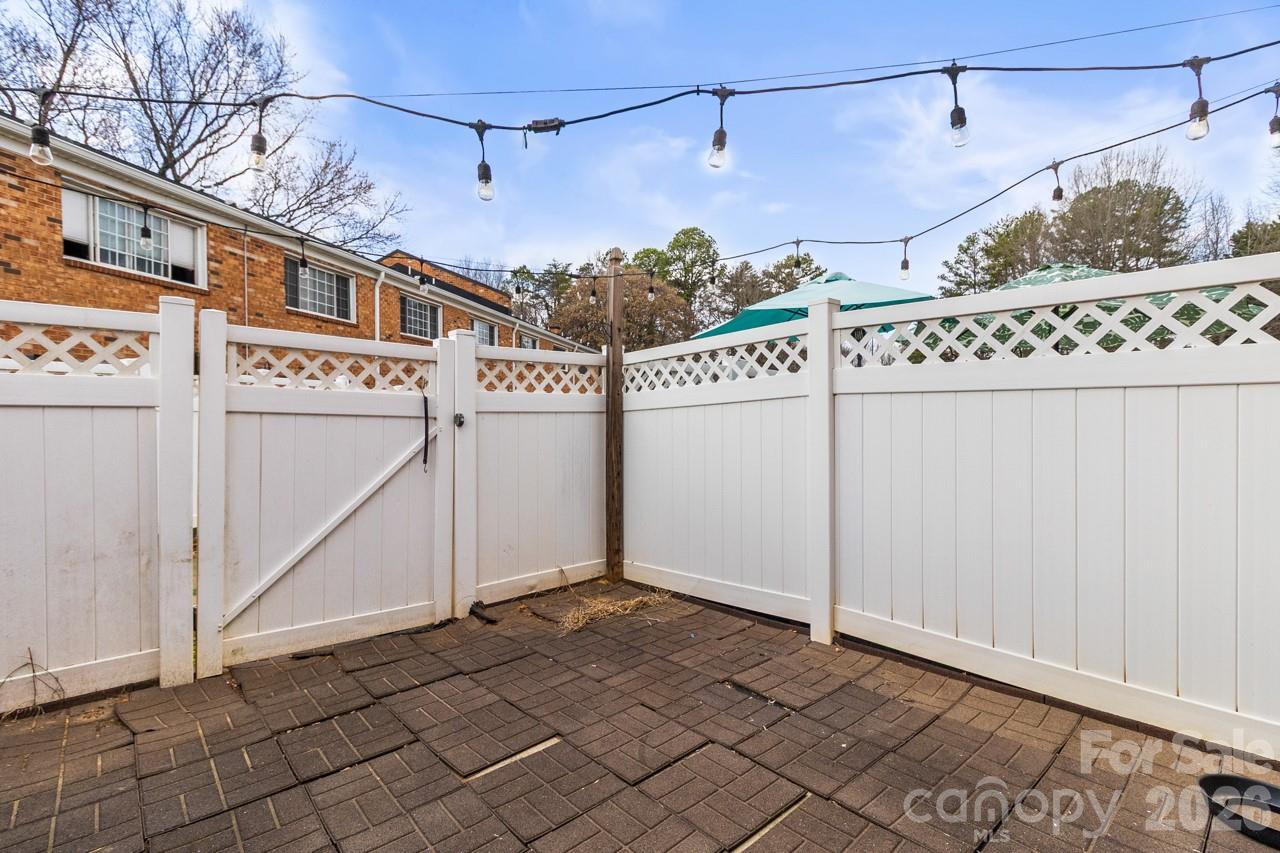 Williamsburg on Commonwealth - Residential