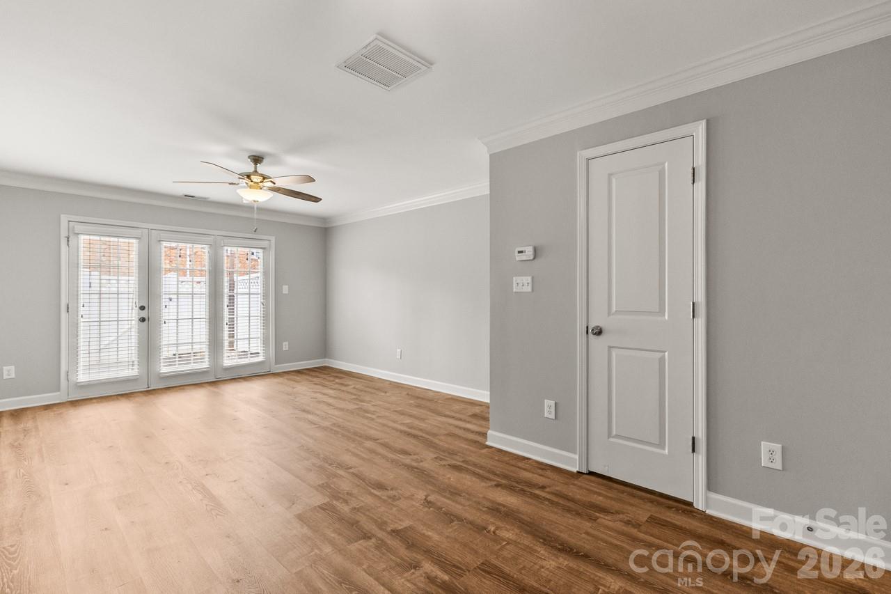 Williamsburg on Commonwealth - Residential