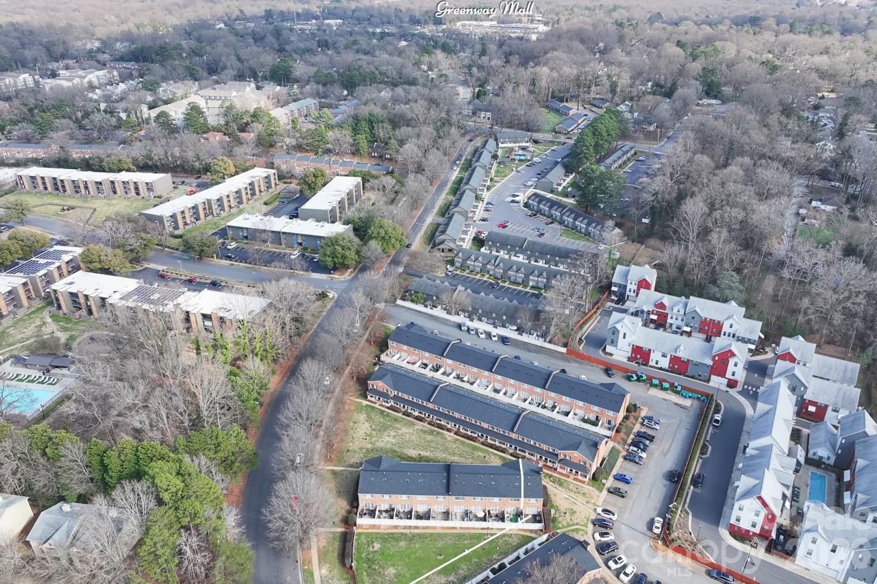 Williamsburg on Commonwealth - Residential