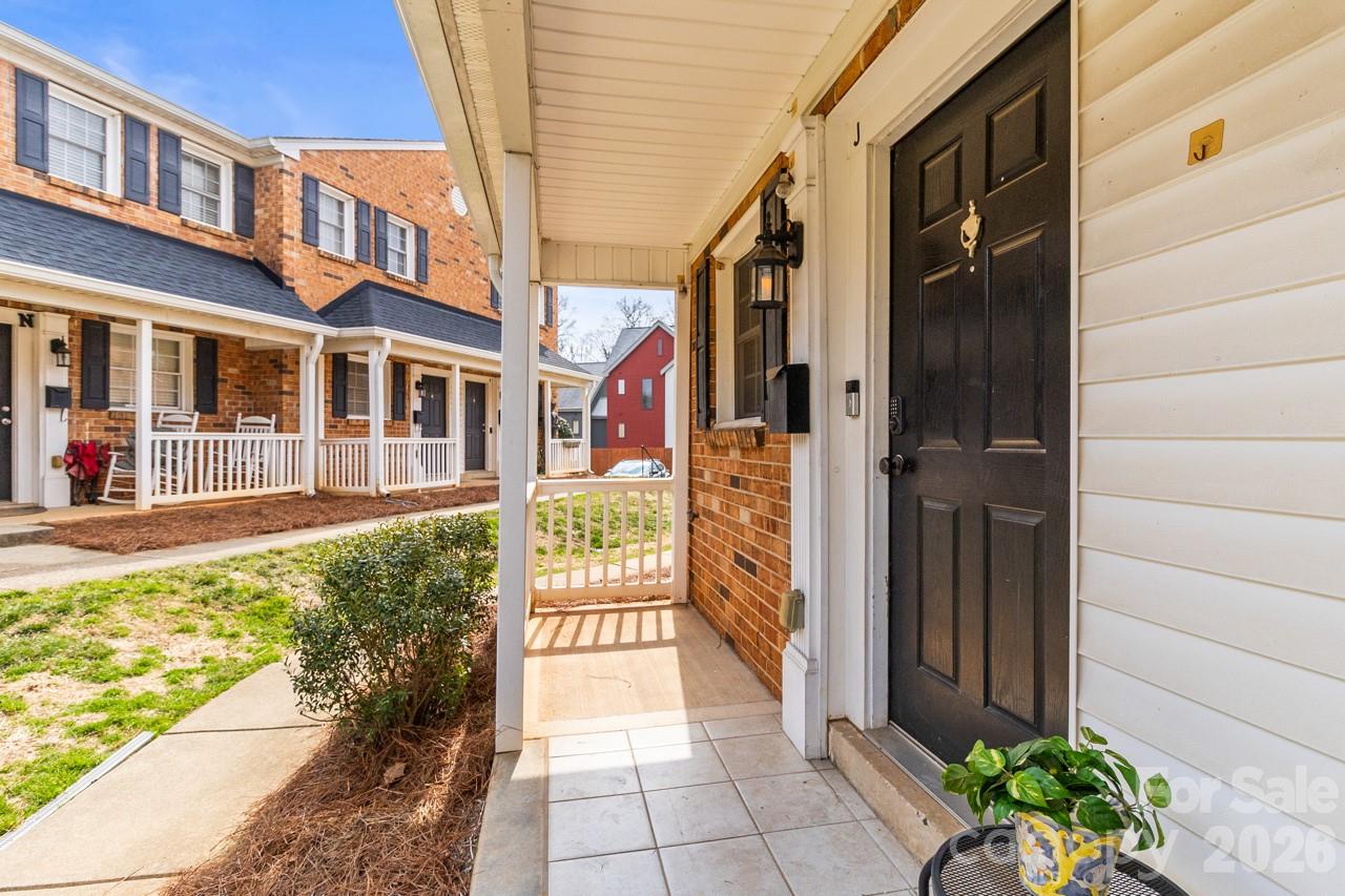 Williamsburg on Commonwealth - Residential