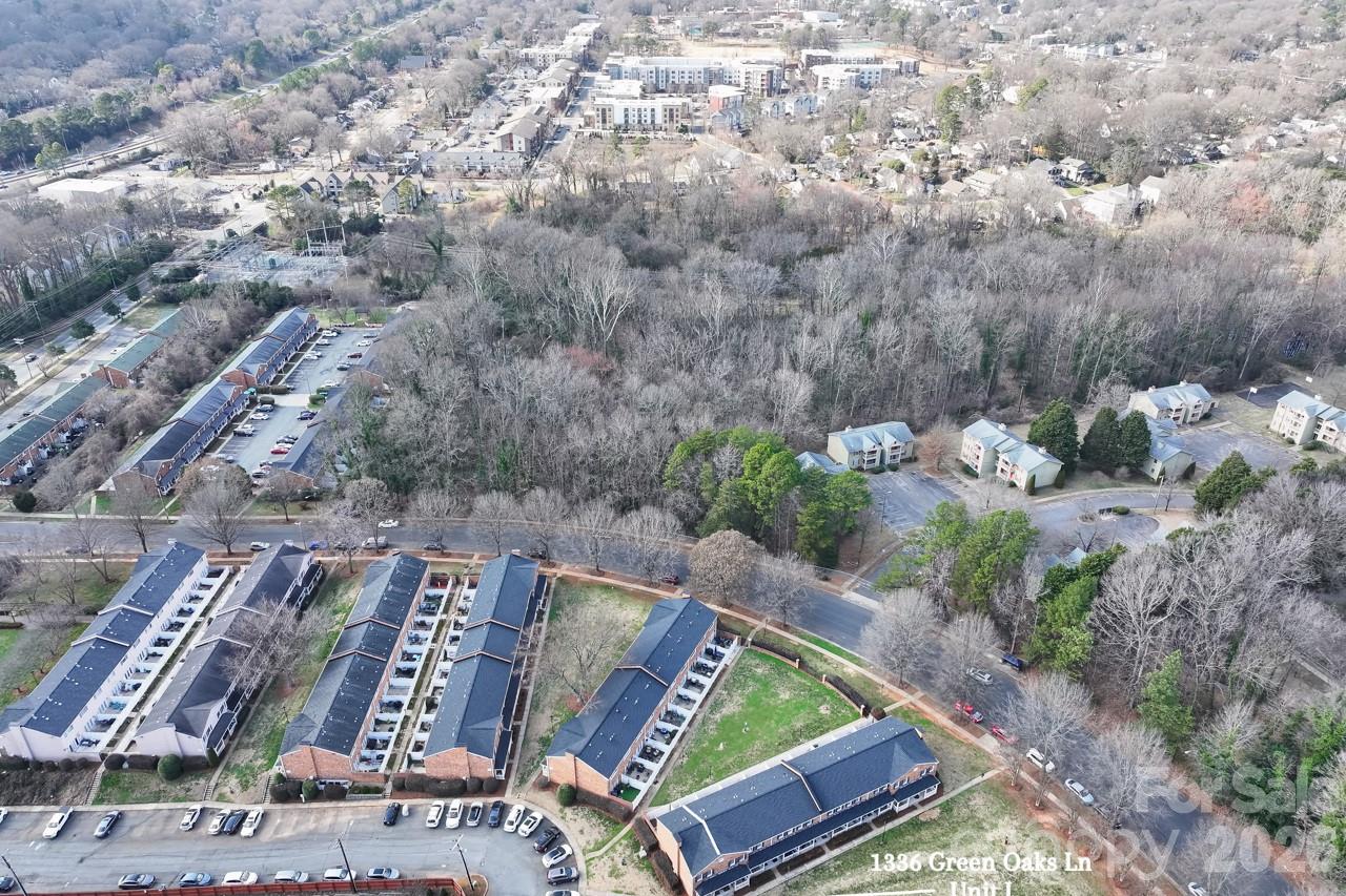 Williamsburg on Commonwealth - Residential