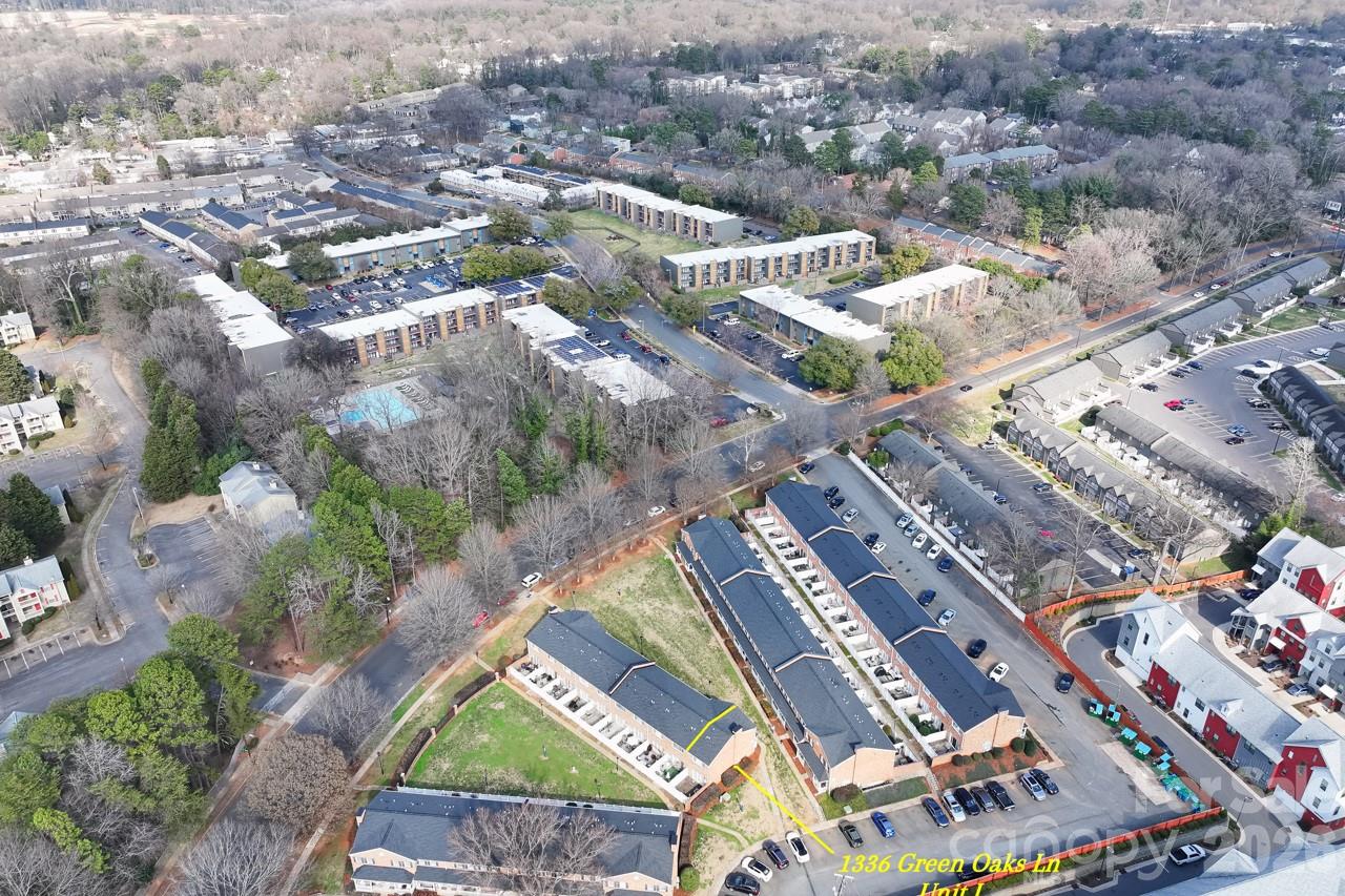 Williamsburg on Commonwealth - Residential