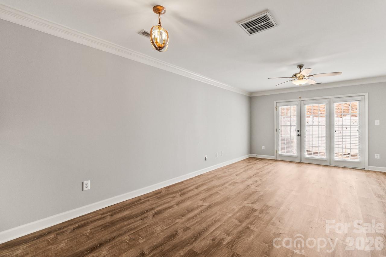 Williamsburg on Commonwealth - Residential