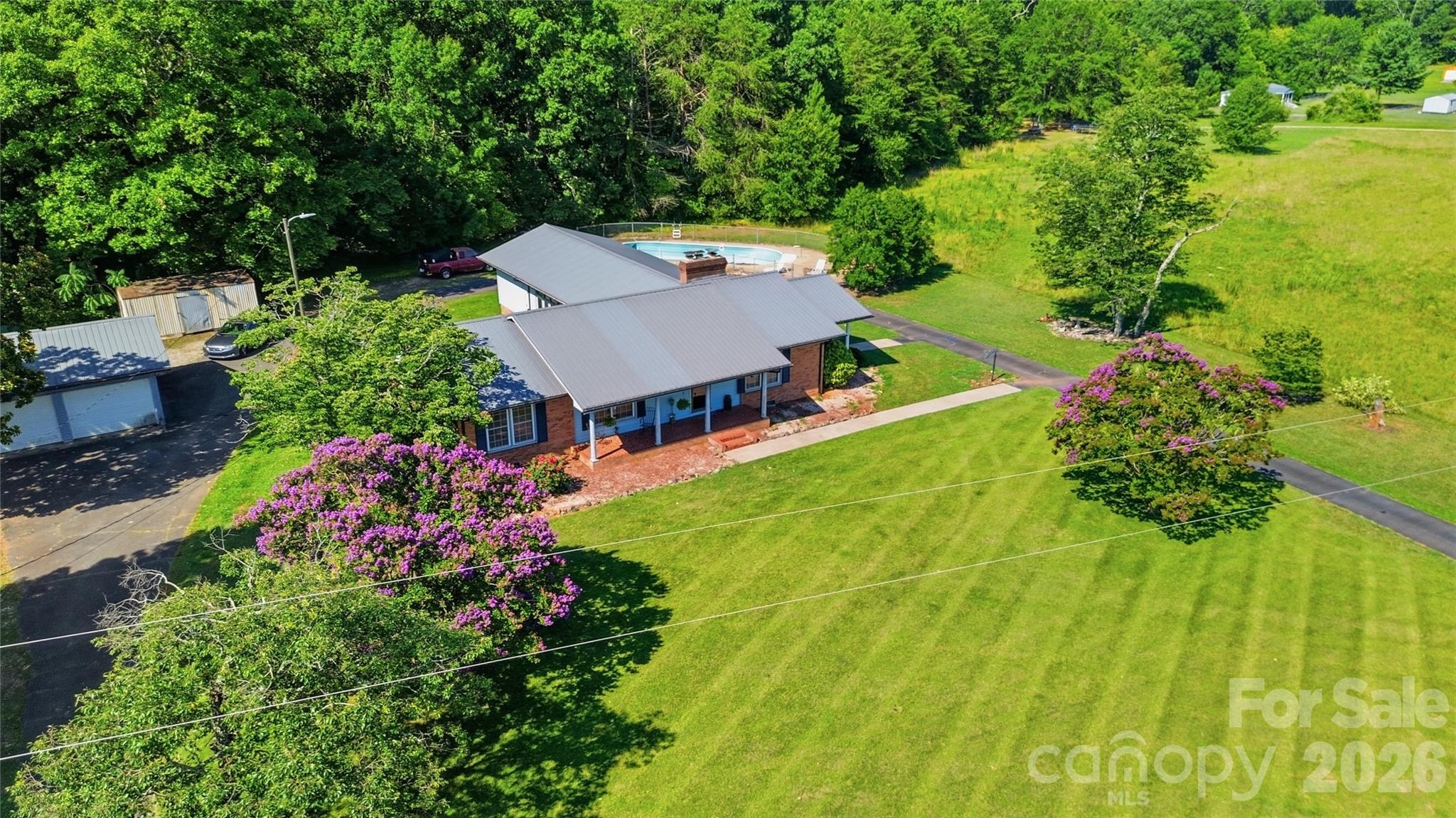 828 Ferry Road