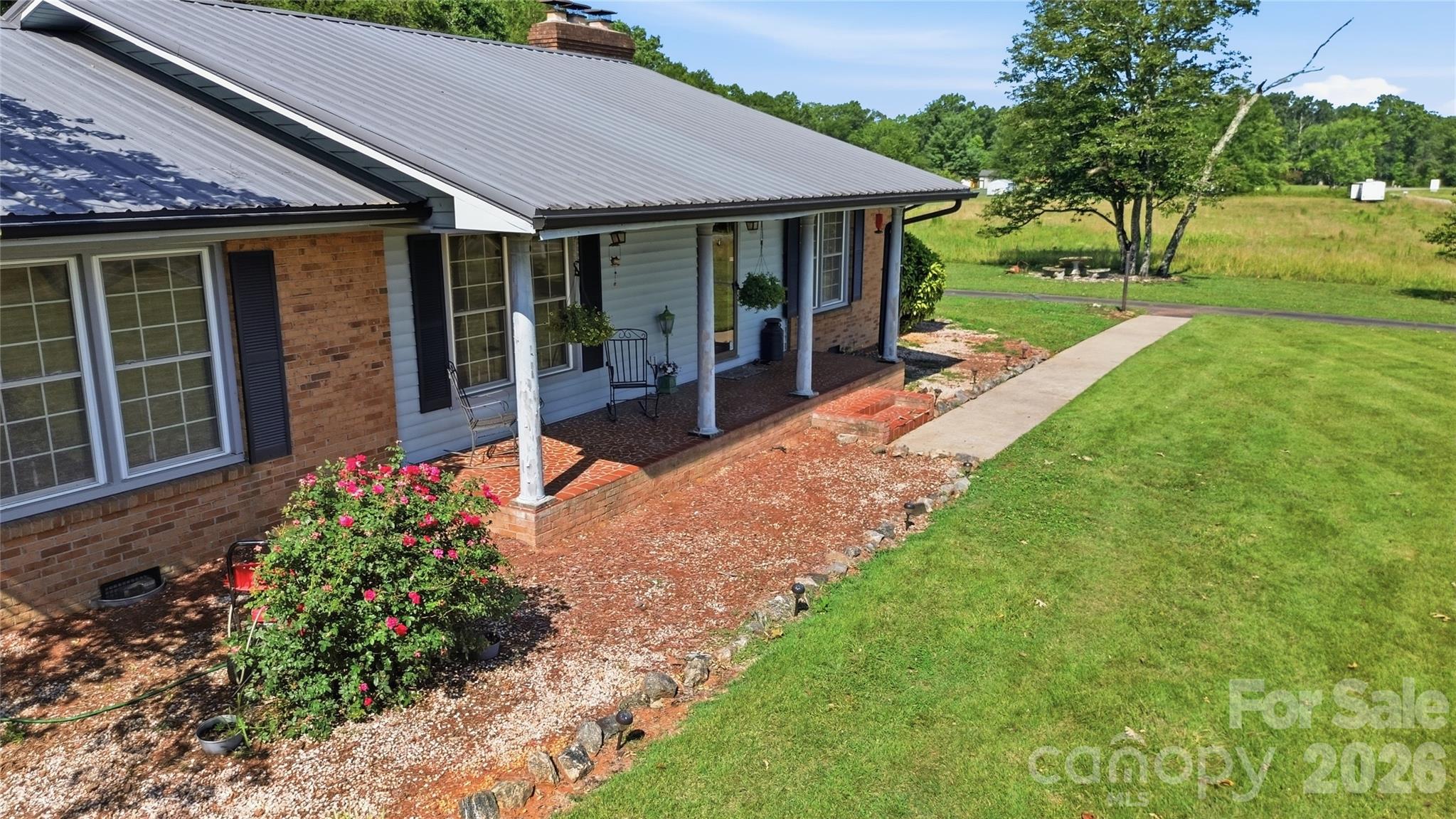 828 Ferry Road