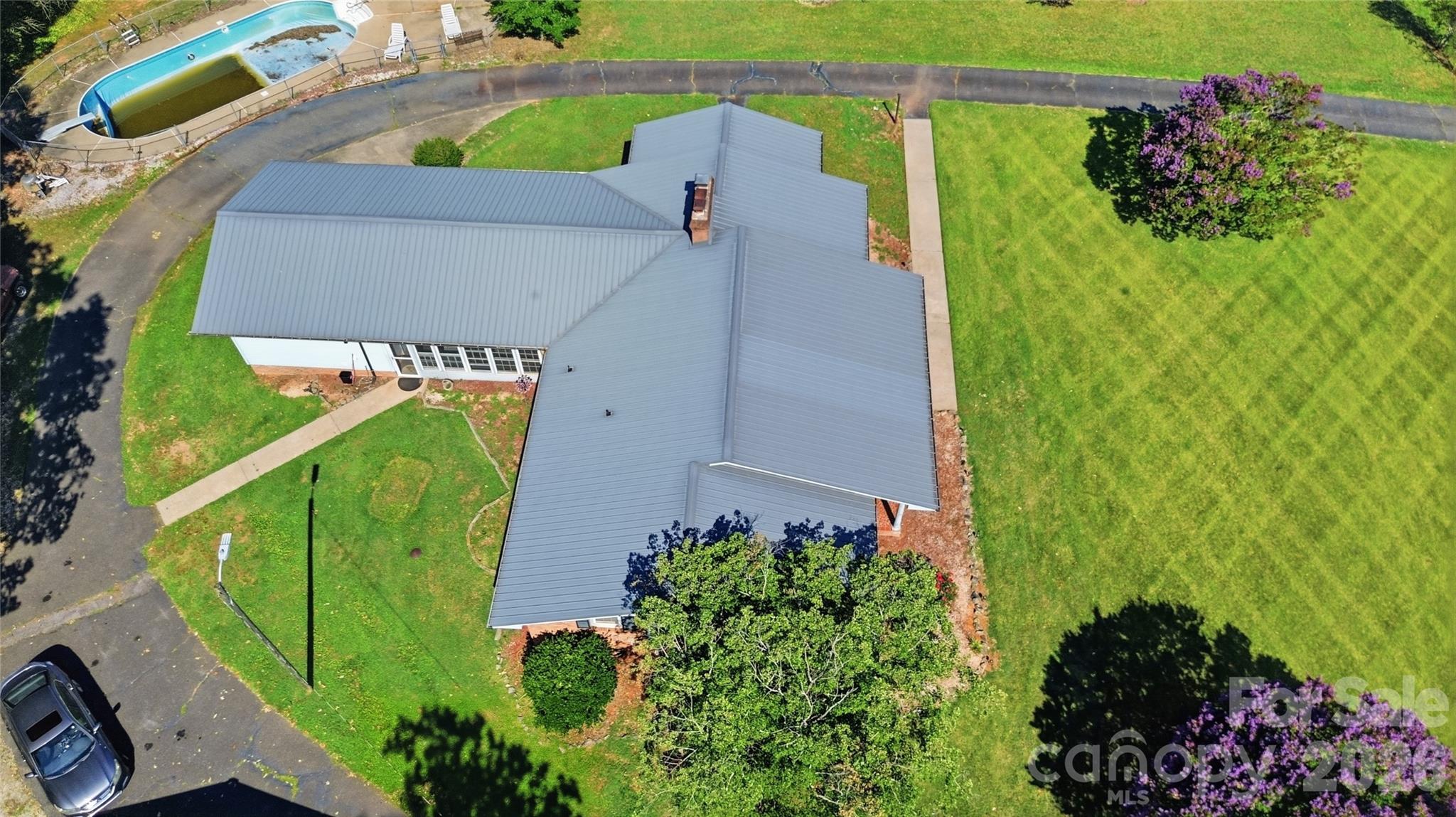 828 Ferry Road