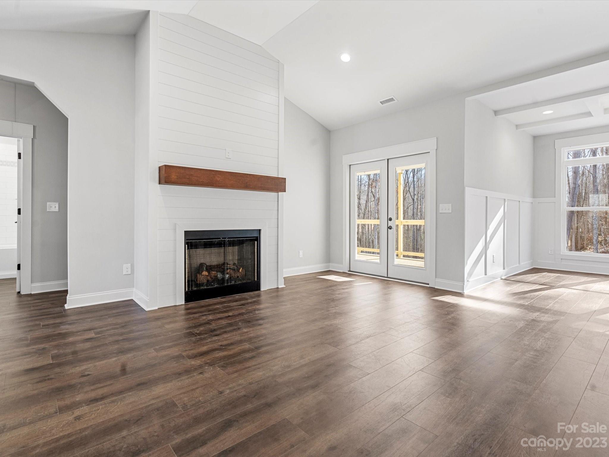 Magnolia - Residential