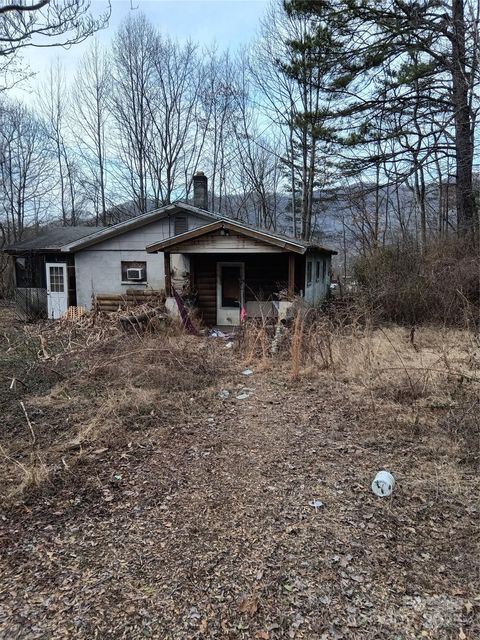 55 Arnold Hill Street Sylva NC 28779