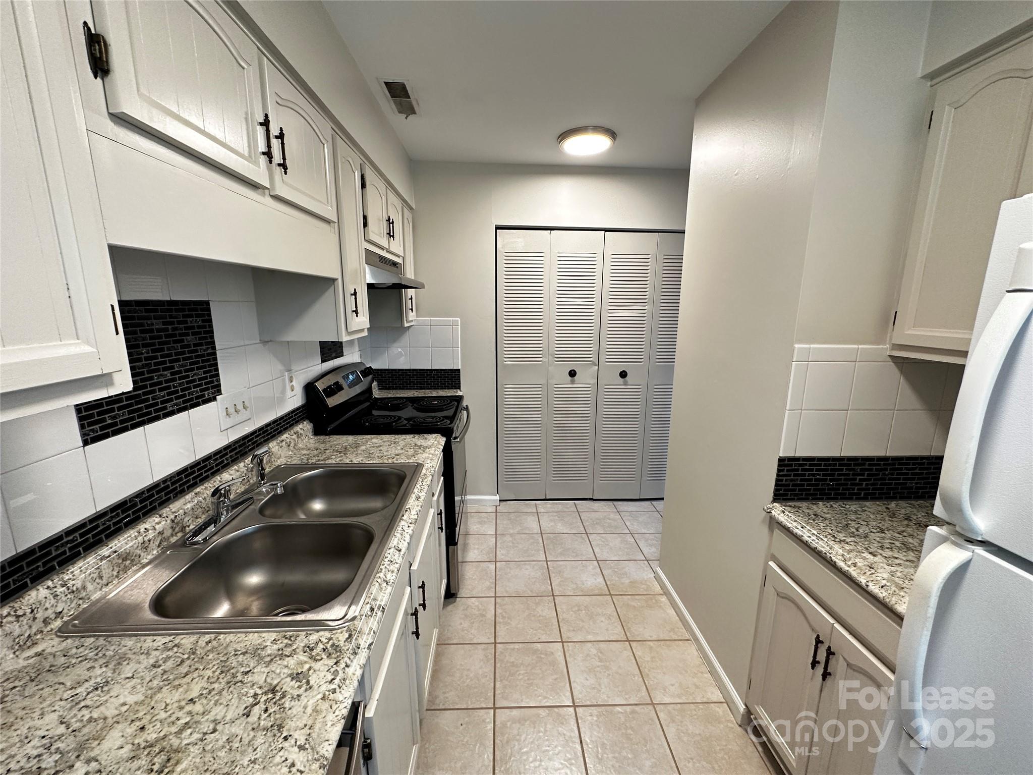 Lexington Commons - Residential Lease