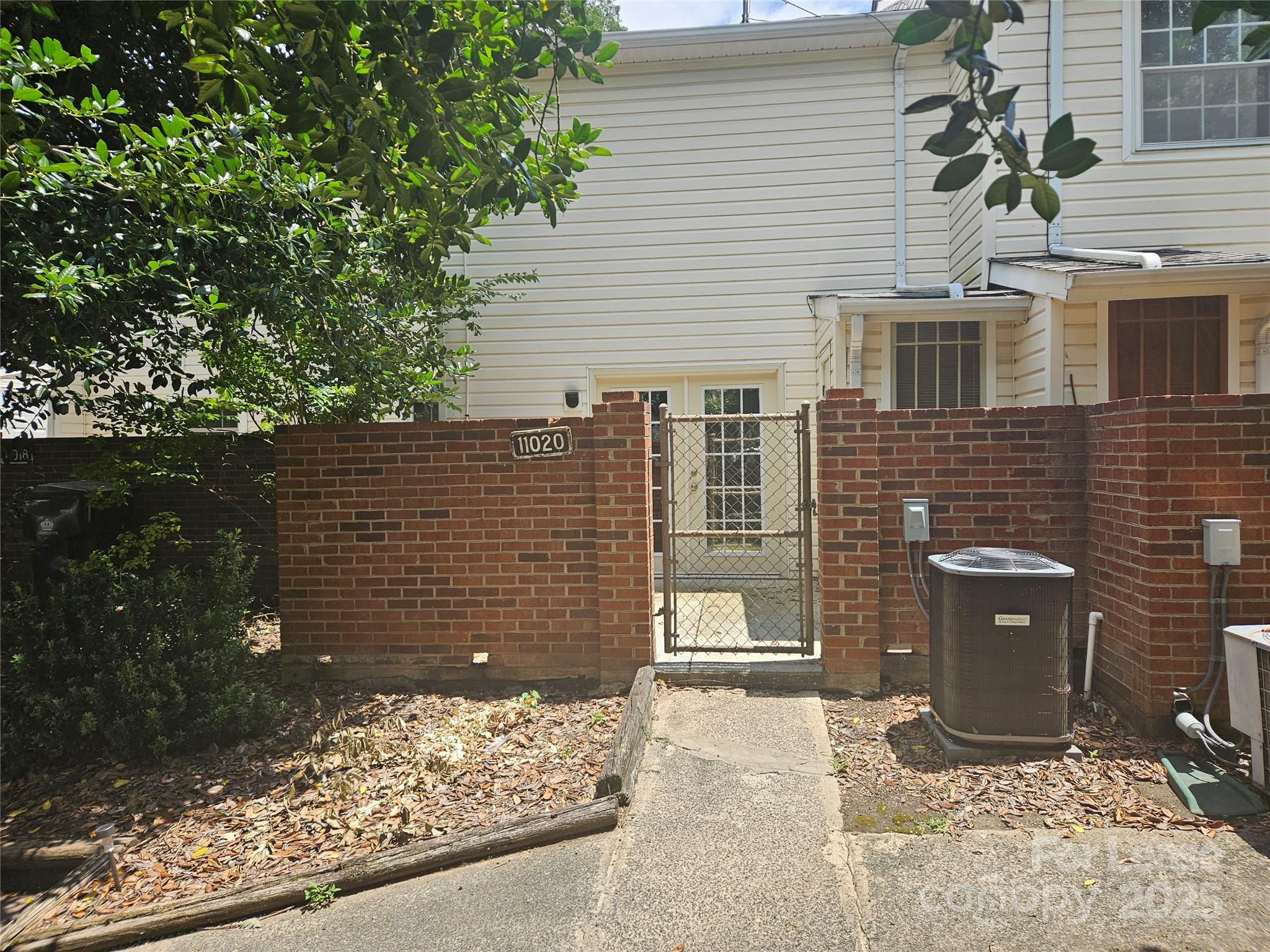 Lexington Commons - Residential Lease