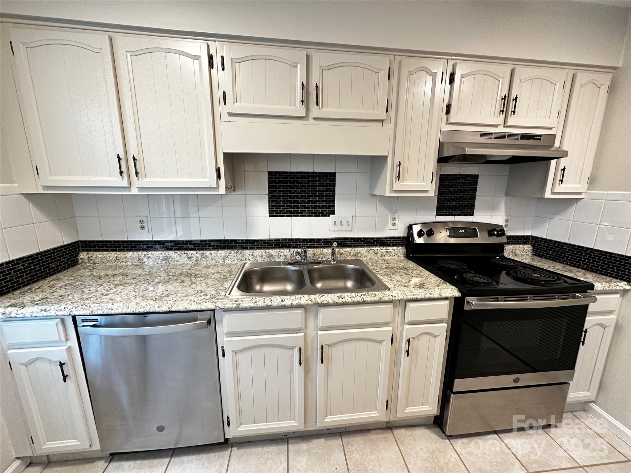 Lexington Commons - Residential Lease