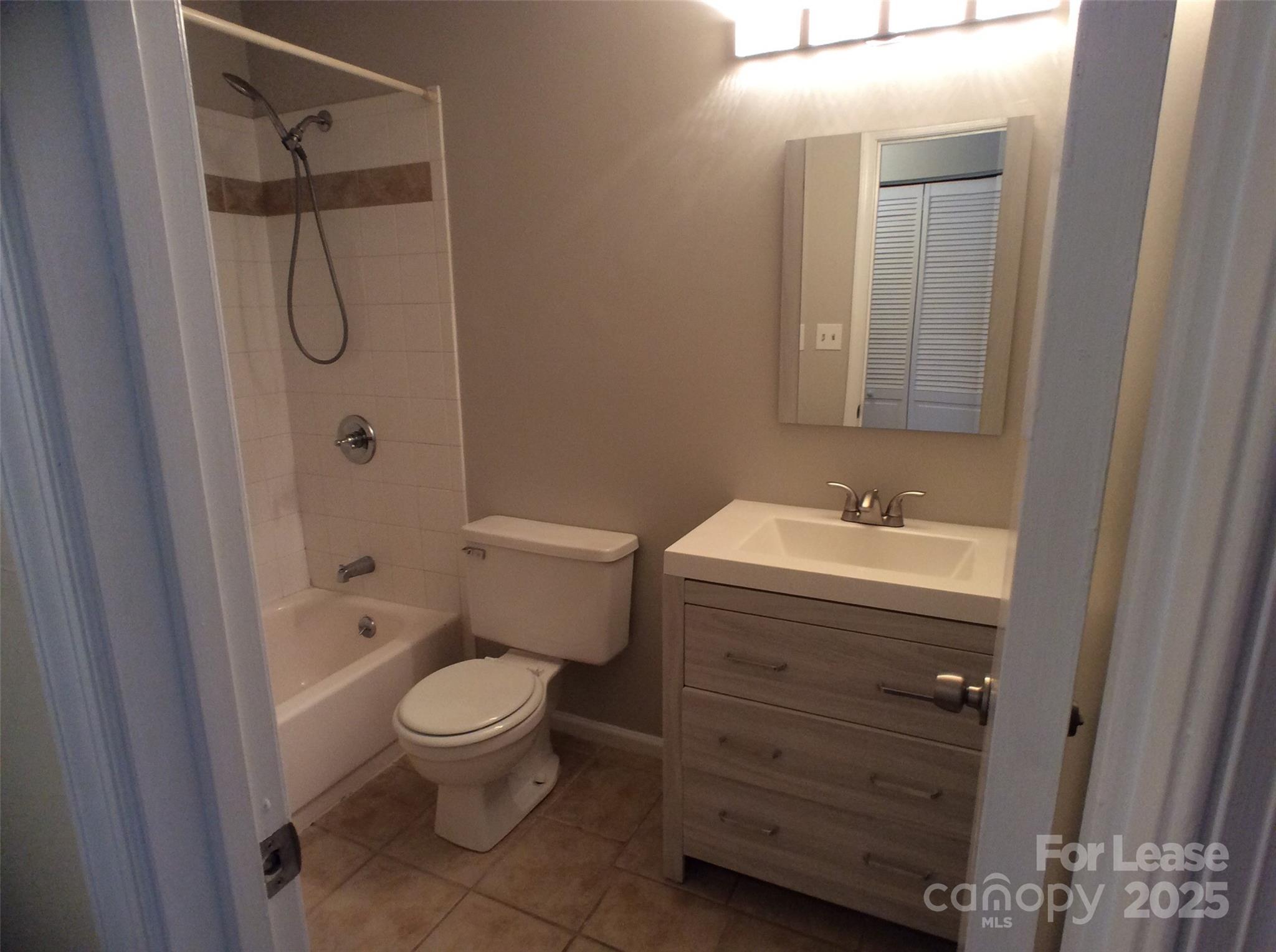 Lexington Commons - Residential Lease