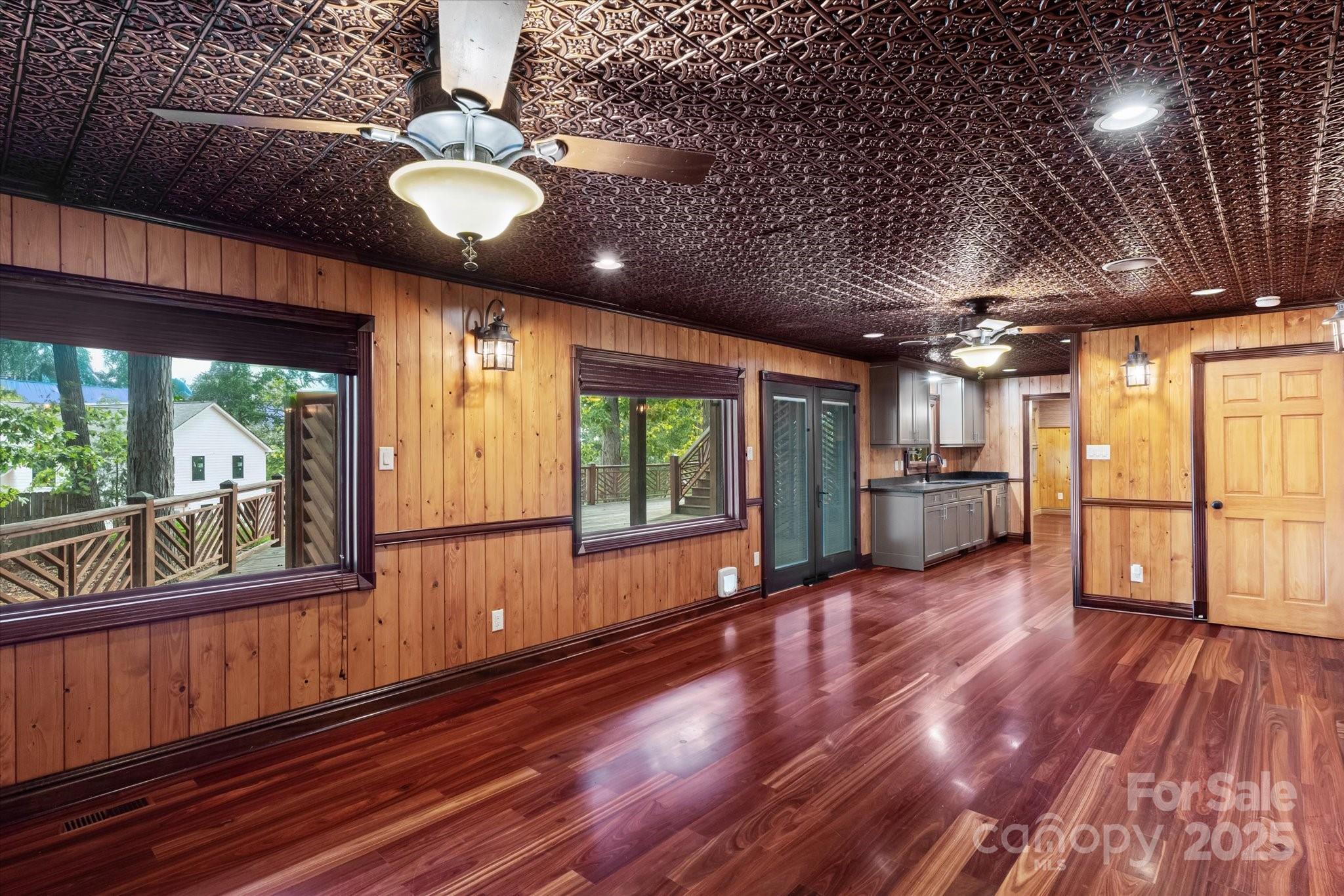 Crystal Bay - Residential