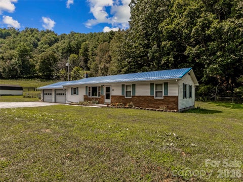 Photo of 1878 Bolens Creek Road, Burnsville, NC 28714 (MLS # 4429138)