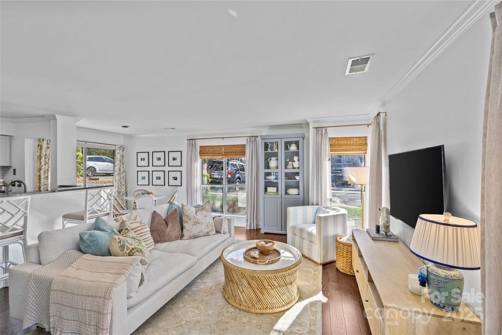 listing image 0