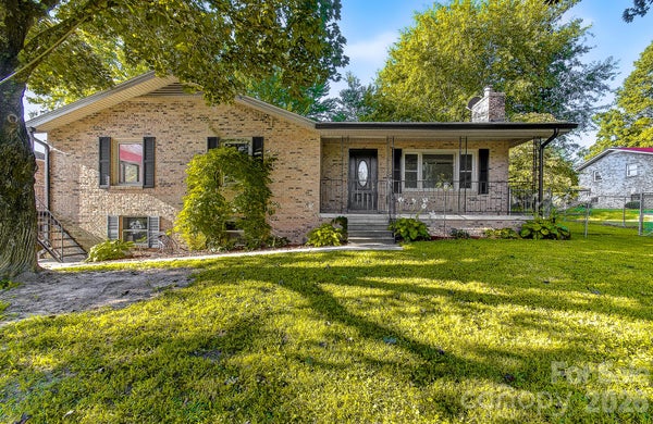1371 JACKSON LOOP RD, FLAT ROCK, NC 28731 - Image eaf0804b4ee118662cf17b5ffee6f334/1073249423