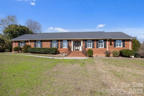 Photo of 401 Downing Drive, Kings Mountain, NC 28086 (MLS # 4359473)