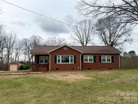 1008 Edgewood Road Bessemer City NC 28016