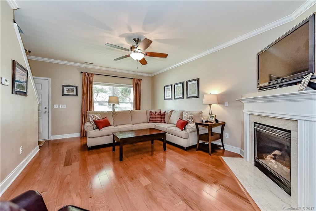 Sandy Pointe - Residential