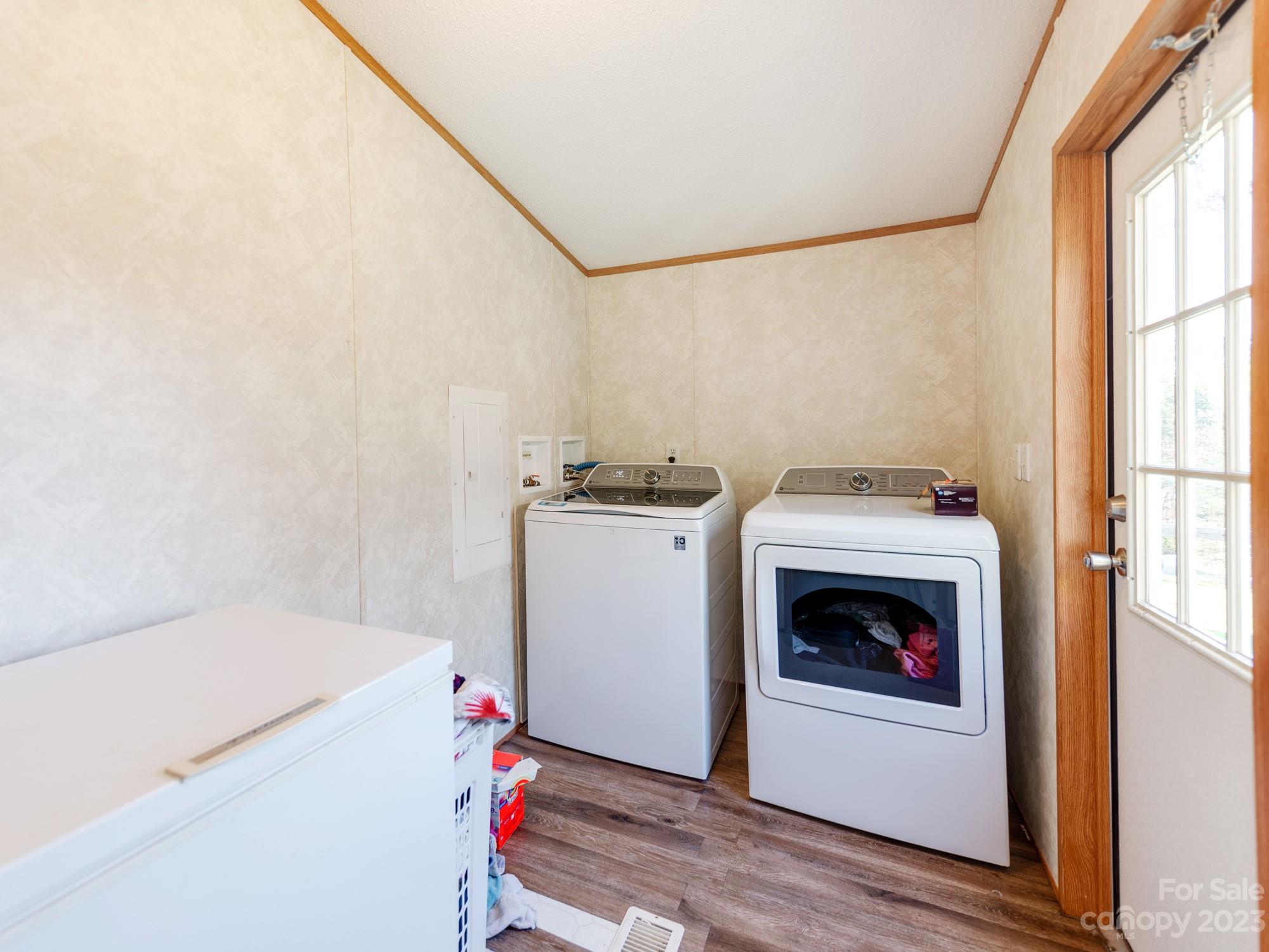 Mirror Lake - Residential