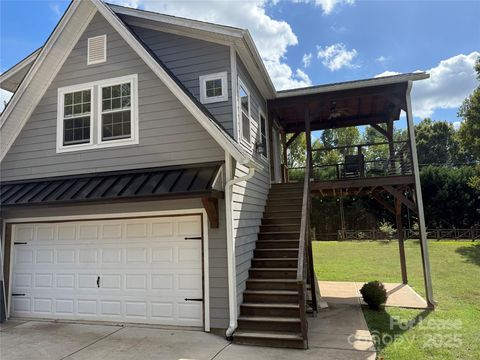 Photo of 607 Conestoga Drive, Charlotte, NC 28270 (MLS # 4309819)